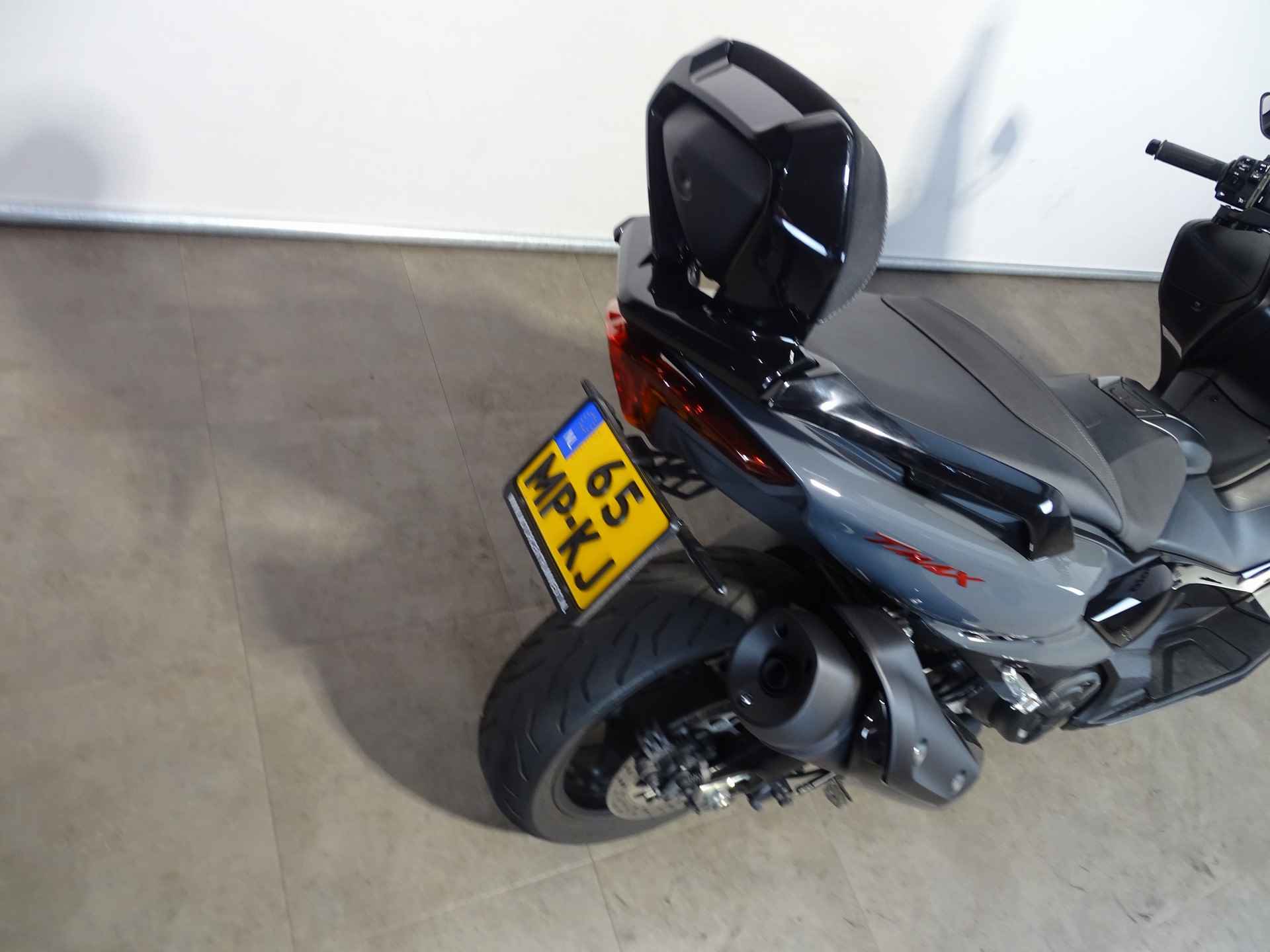 Yamaha T-MAX TECH MAX - 3/8