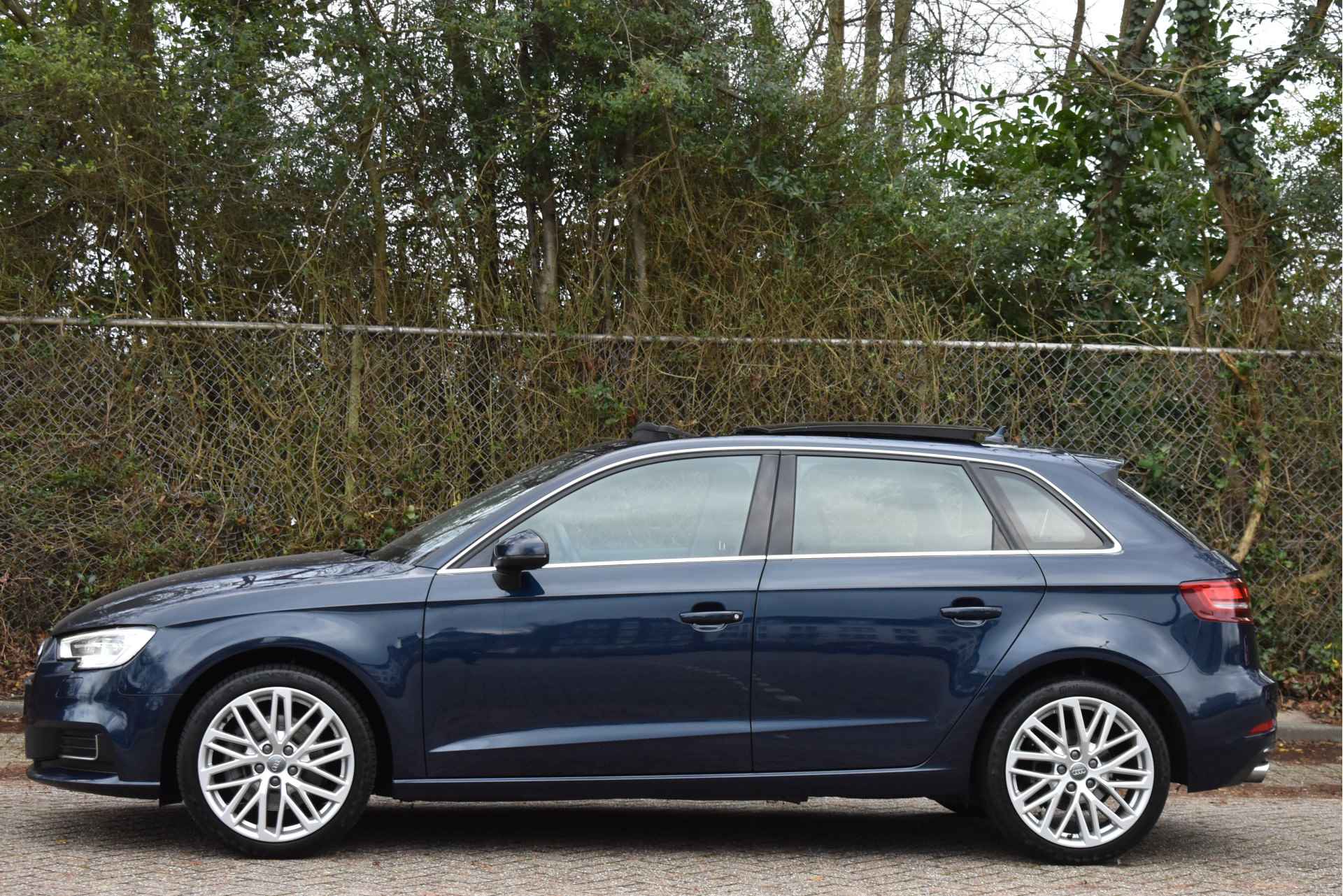 Audi A3 Sportback 2.0 TFSI quattro Design 191 PK | NL-Auto | Open dak | Carplay | Navi | Stoelverwarming | Cruise Contr | Xenon | LM-Velgen - 4/62