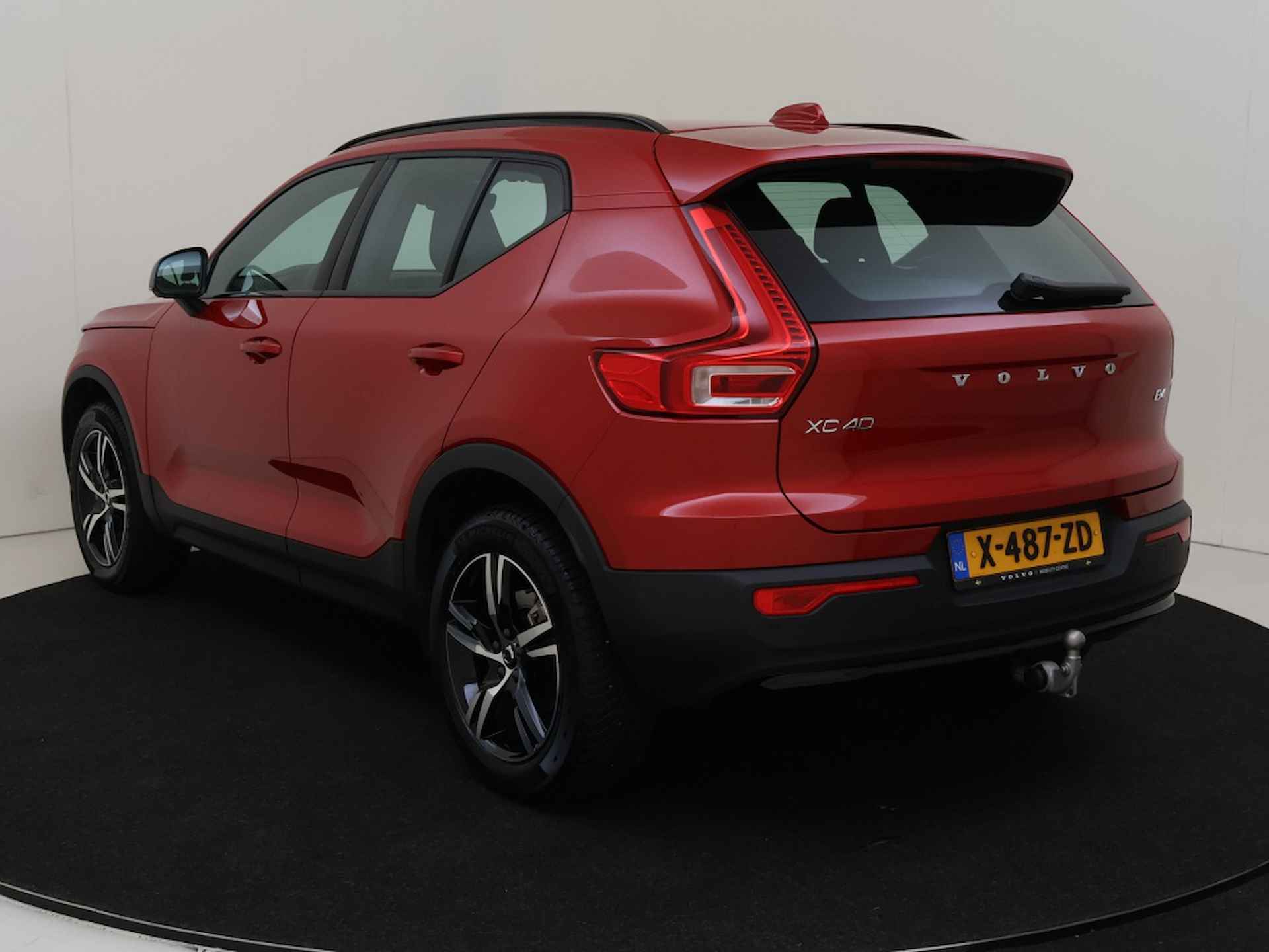 Volvo XC40 B4 Plus Dark | Trekhaak | Harman Kardon | - 4/35