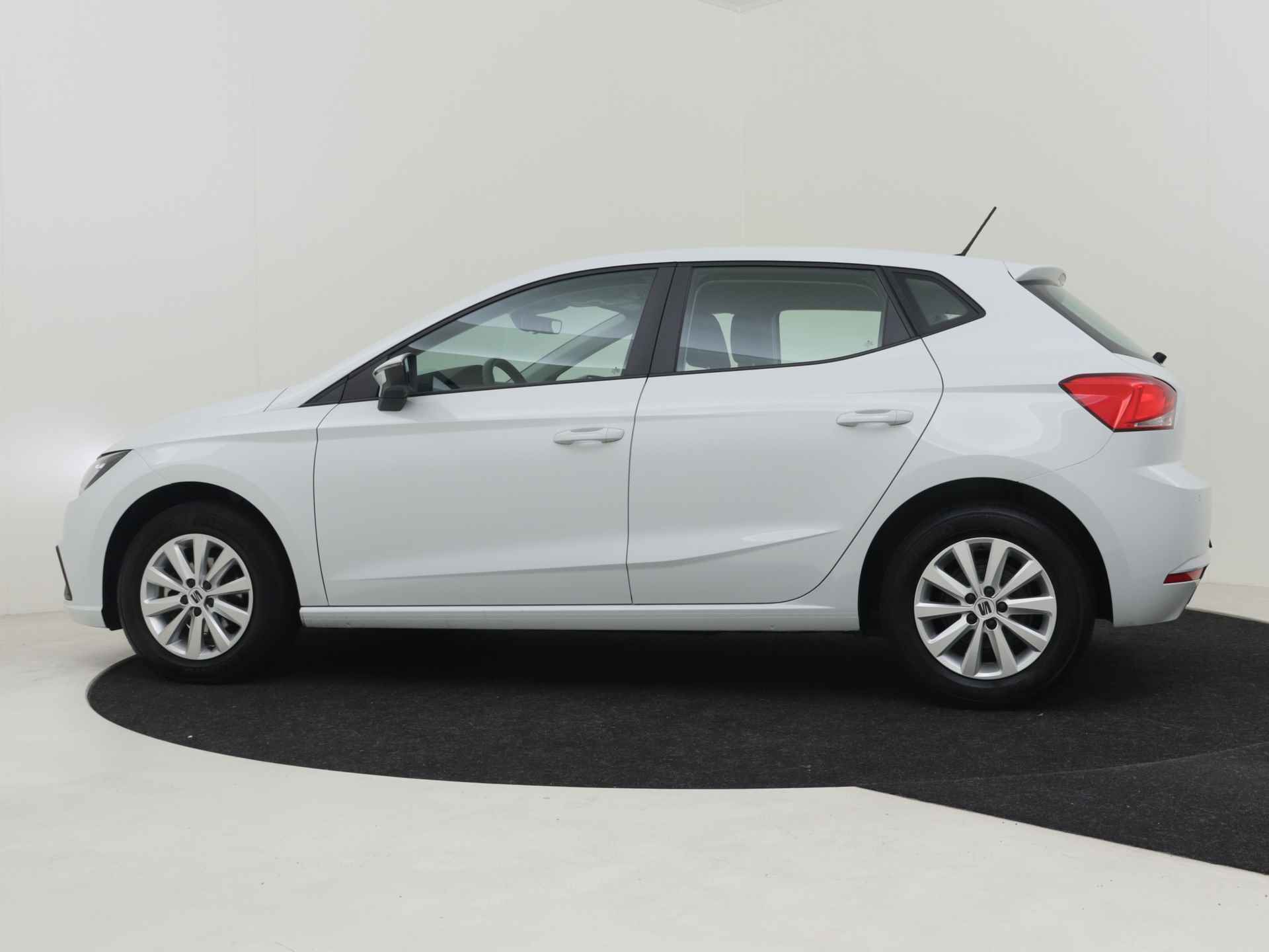 SEAT Ibiza 1.0 EcoTSI Style 96pk | 1e eigenaar | 100%dealeronderhouden | Cruise control | Navigatie via app | App connect | Parkeersensoren - 4/36