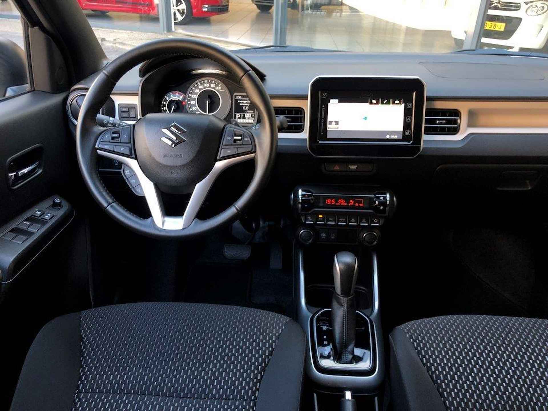 Suzuki Ignis Hybrid Automaat Trekhaak Navigatie - 9/17