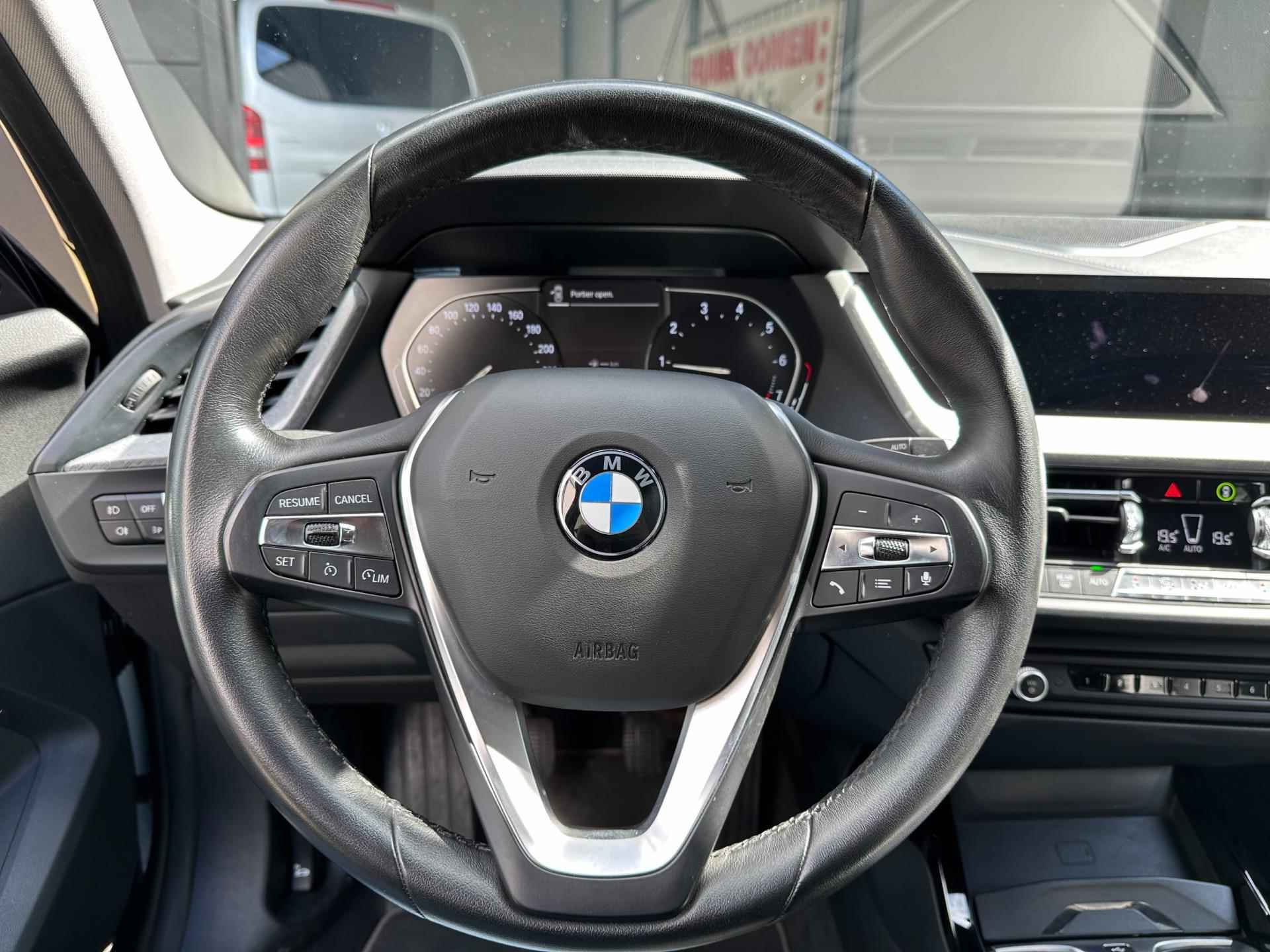 BMW 1-serie 118i High Executive 140PK + Navigatie | Leder | LED | Climate | Stoelverwarming | Trekhaak | 12 Maanden BOVAG - 14/24