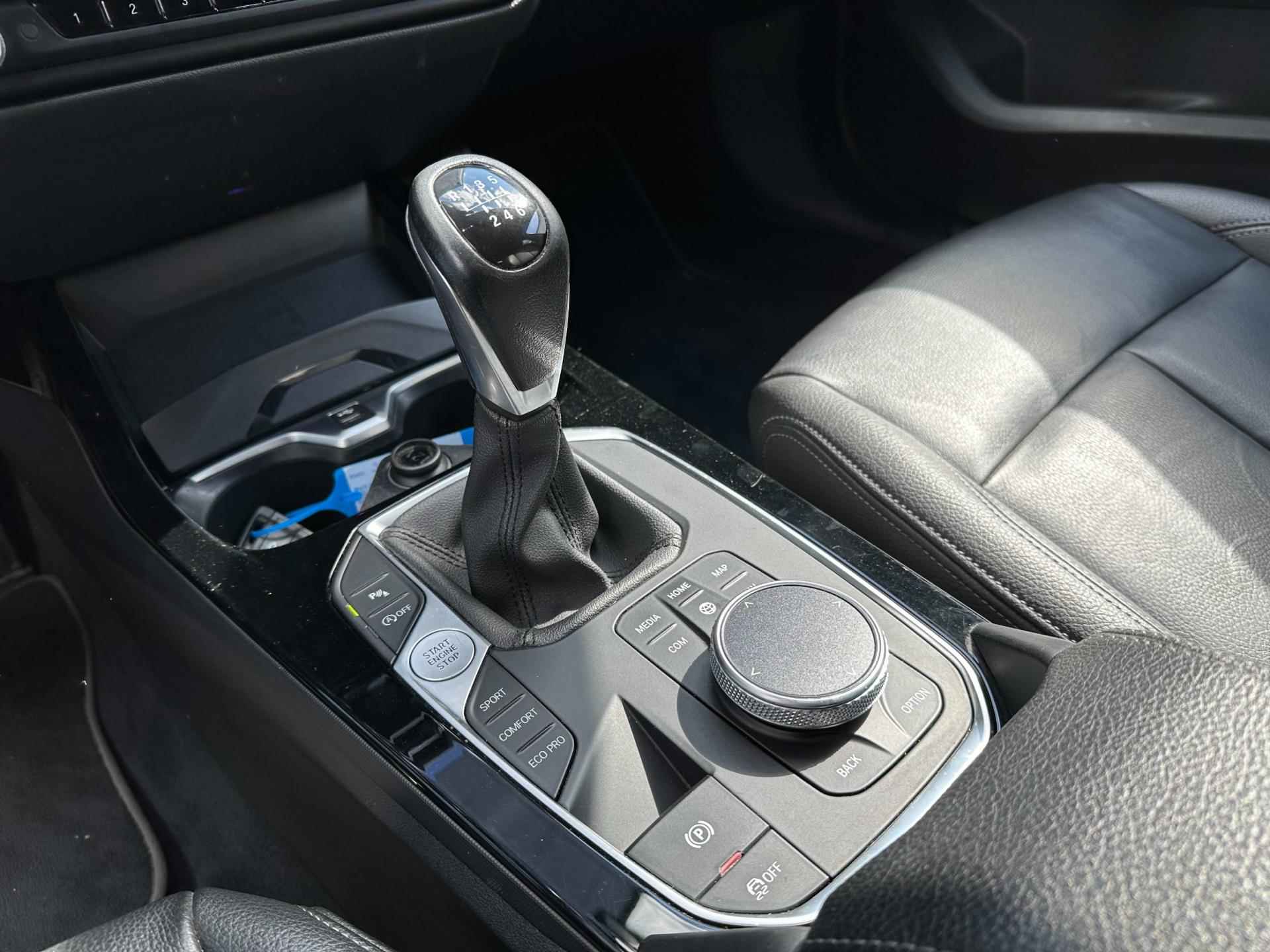 BMW 1-serie 118i High Executive 140PK + Navigatie | Leder | LED | Climate | Stoelverwarming | Trekhaak | 12 Maanden BOVAG - 21/24