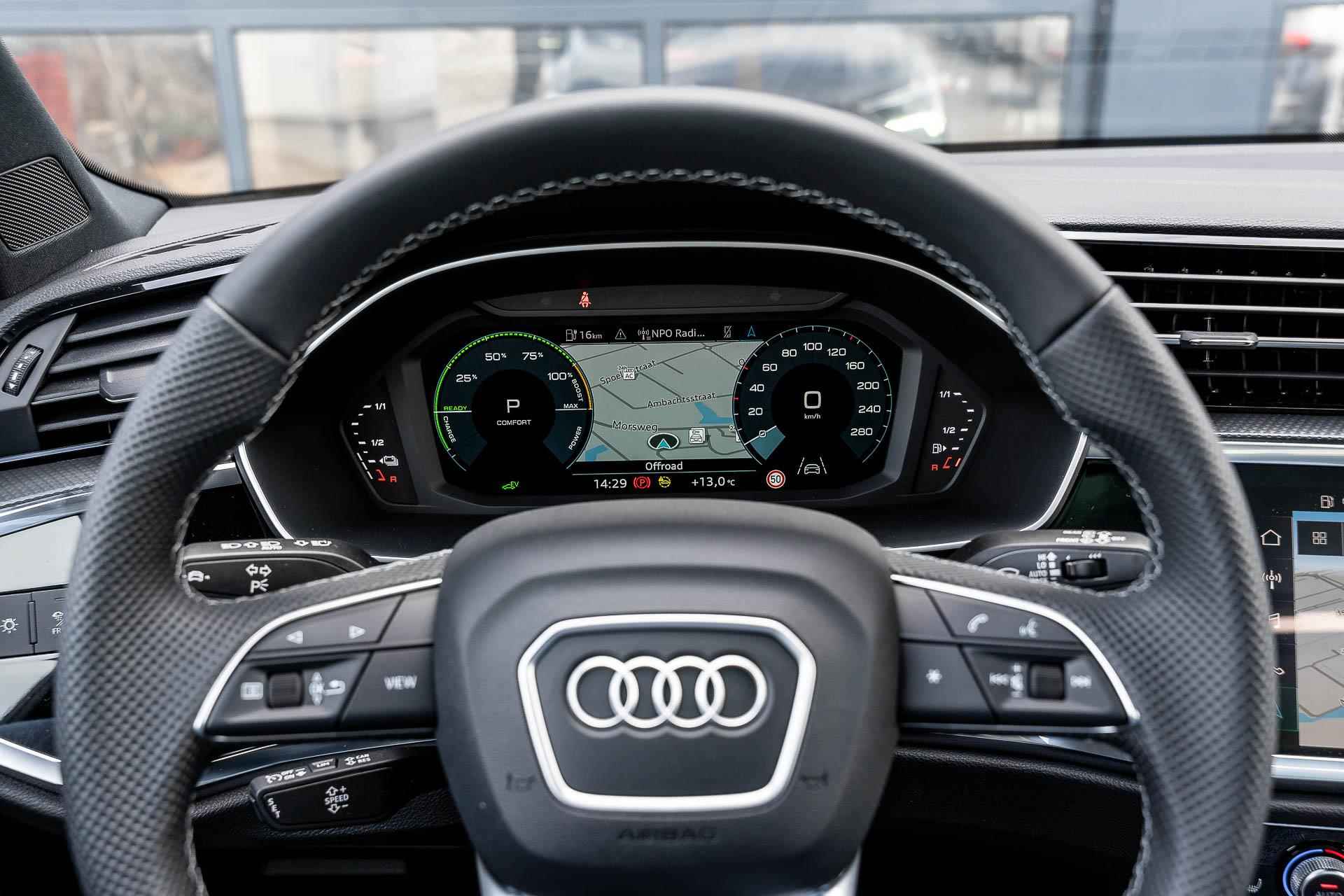Audi Q3 45 TFSI 245pk e S Edition | Panoramadak | Stoelverwarming - 27/56