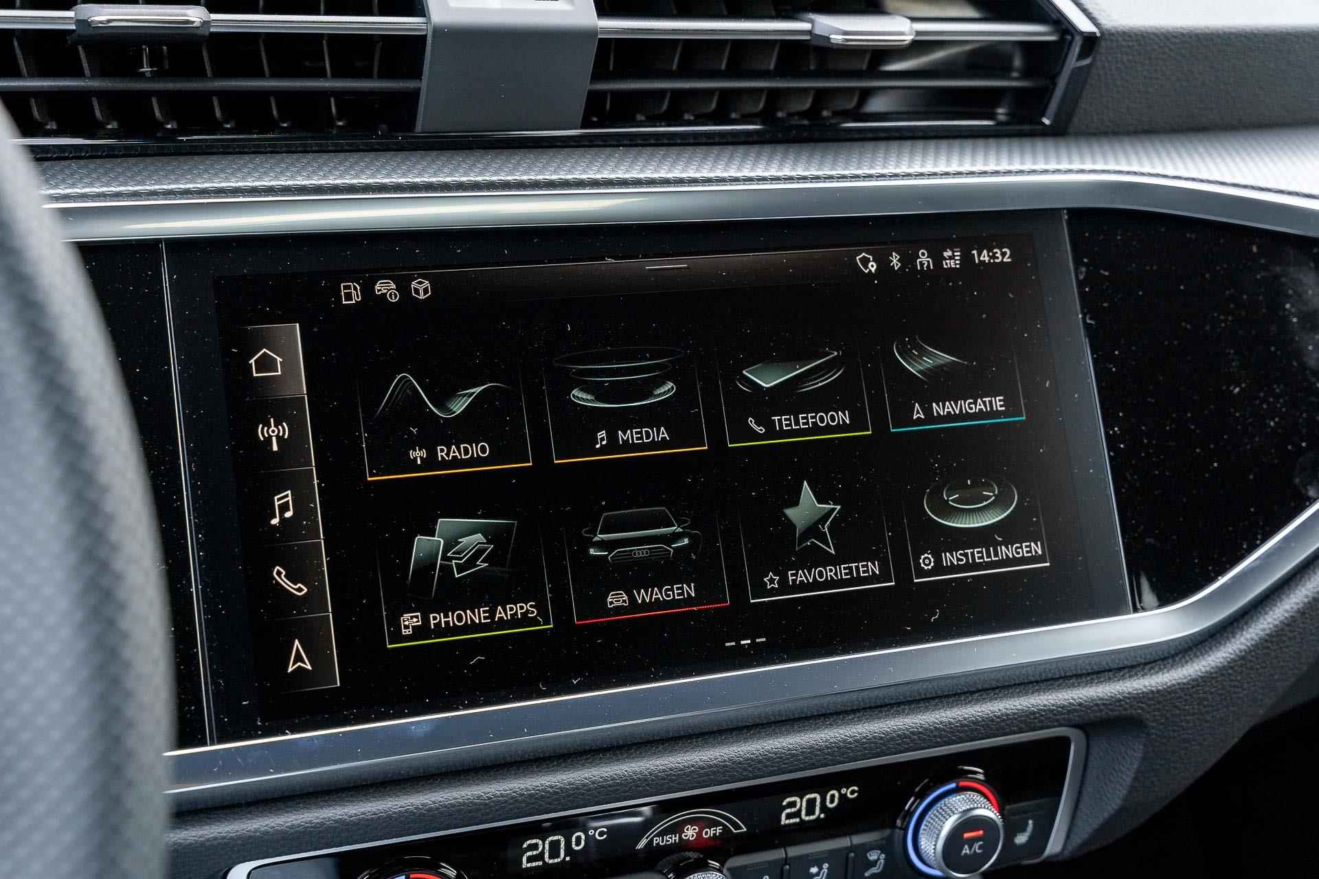 Audi Q3 45 TFSI 245pk e S Edition | Panoramadak | Stoelverwarming - 38/56