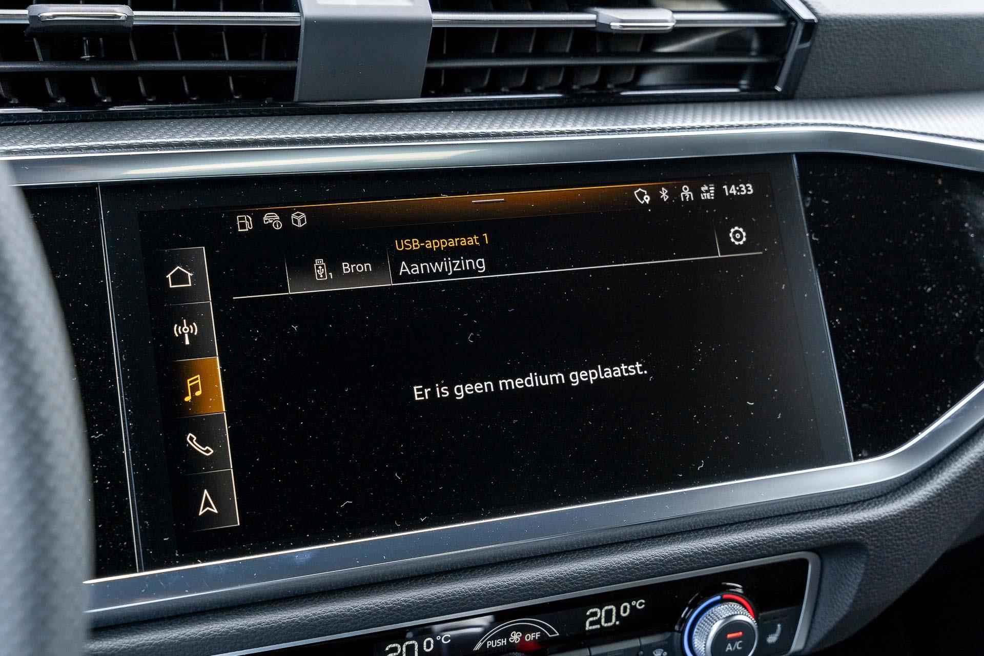 Audi Q3 45 TFSI 245pk e S Edition | Panoramadak | Stoelverwarming - 42/56