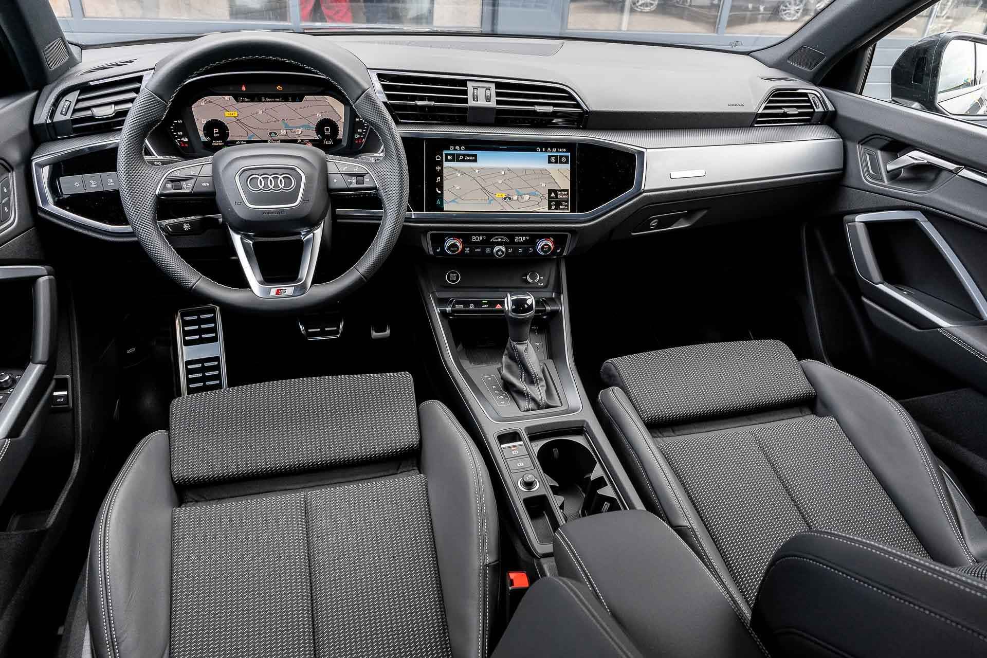 Audi Q3 45 TFSI 245pk e S Edition | Panoramadak | Stoelverwarming - 55/56