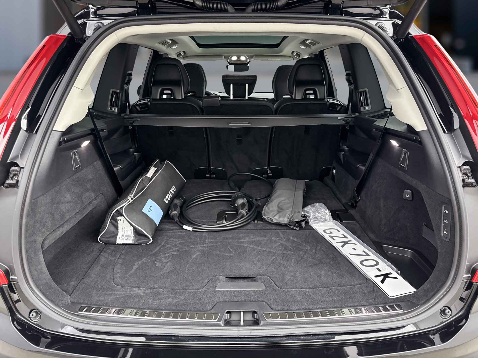 Volvo XC90 T8 Recharge AWD Ultimate Dark Black Pack | 22" | Luchtvering met Selected Level | Bowers & Wilkins | Geventileerd Nappa | Stoelm - 33/36