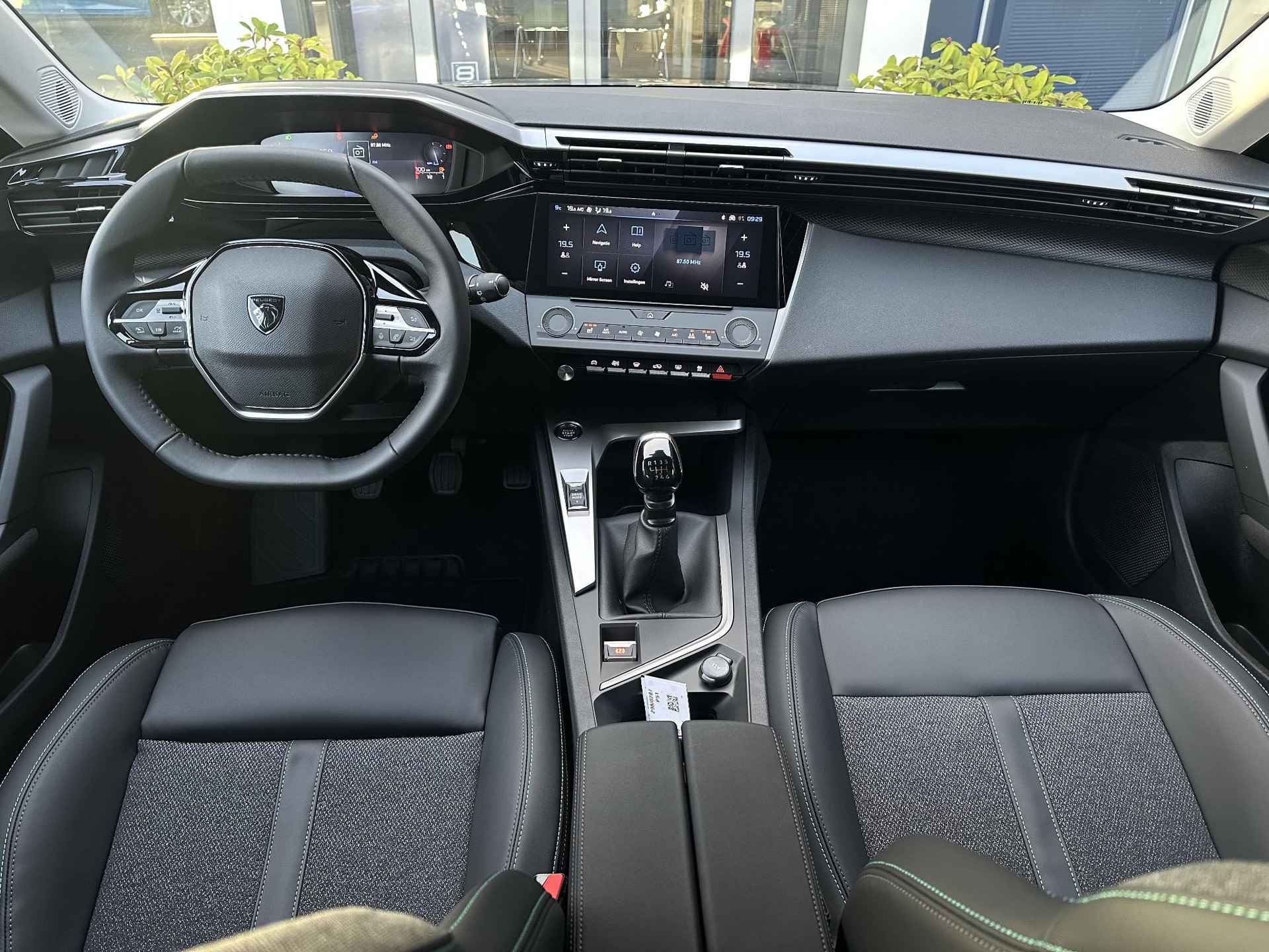 Peugeot 308 1.2 PureTech 130pk Active Pack Business | Stoelverwarming | Climate Control | Adaptive Cruise Control | Full LED | Navigatie | Apple Carplay/Android Auto | Sportstoelen | Parkeercamera/-sensoren | - 13/30