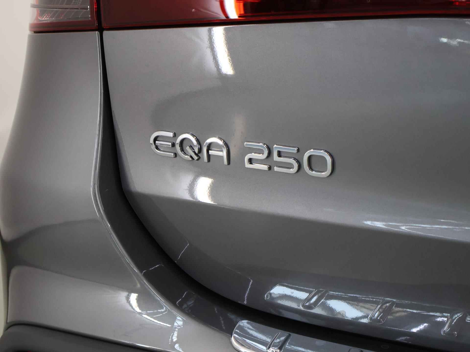 Mercedes-Benz EQA 250 Luxury Line | Panorama-schuifdak | Sfeerverlichting | Augmented Reality | Dodehoekassistent | - 42/45