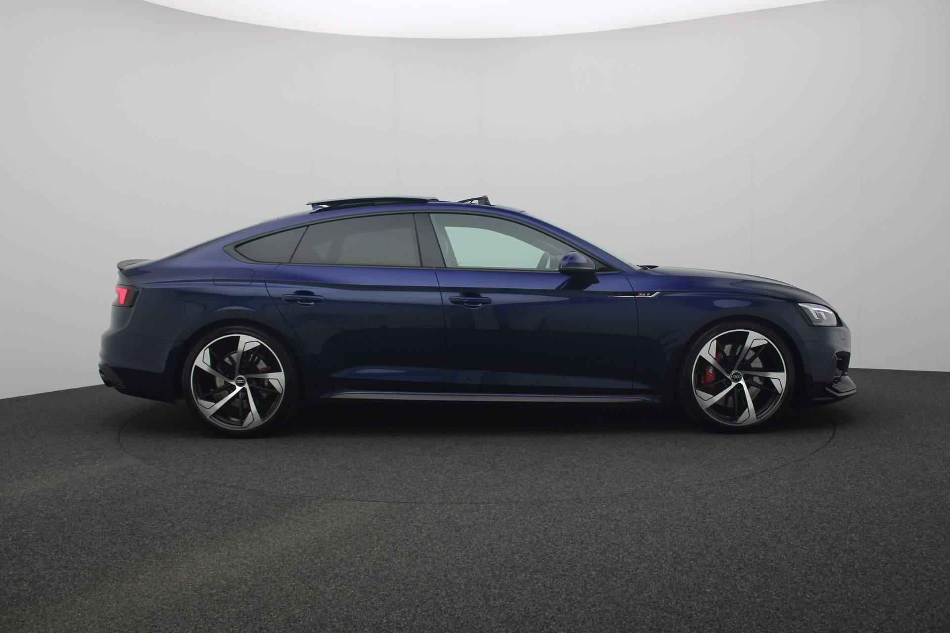 Audi RS5 Sportback 2.9 TFSI 450PK tiptronic quattro | Pano | Leder | B&O | RS Dynamic pakket | RS Design pakket | Alcantara sportstuur | Carbon int. | Navi | Keyless | Camera | 20 inch - 27/55