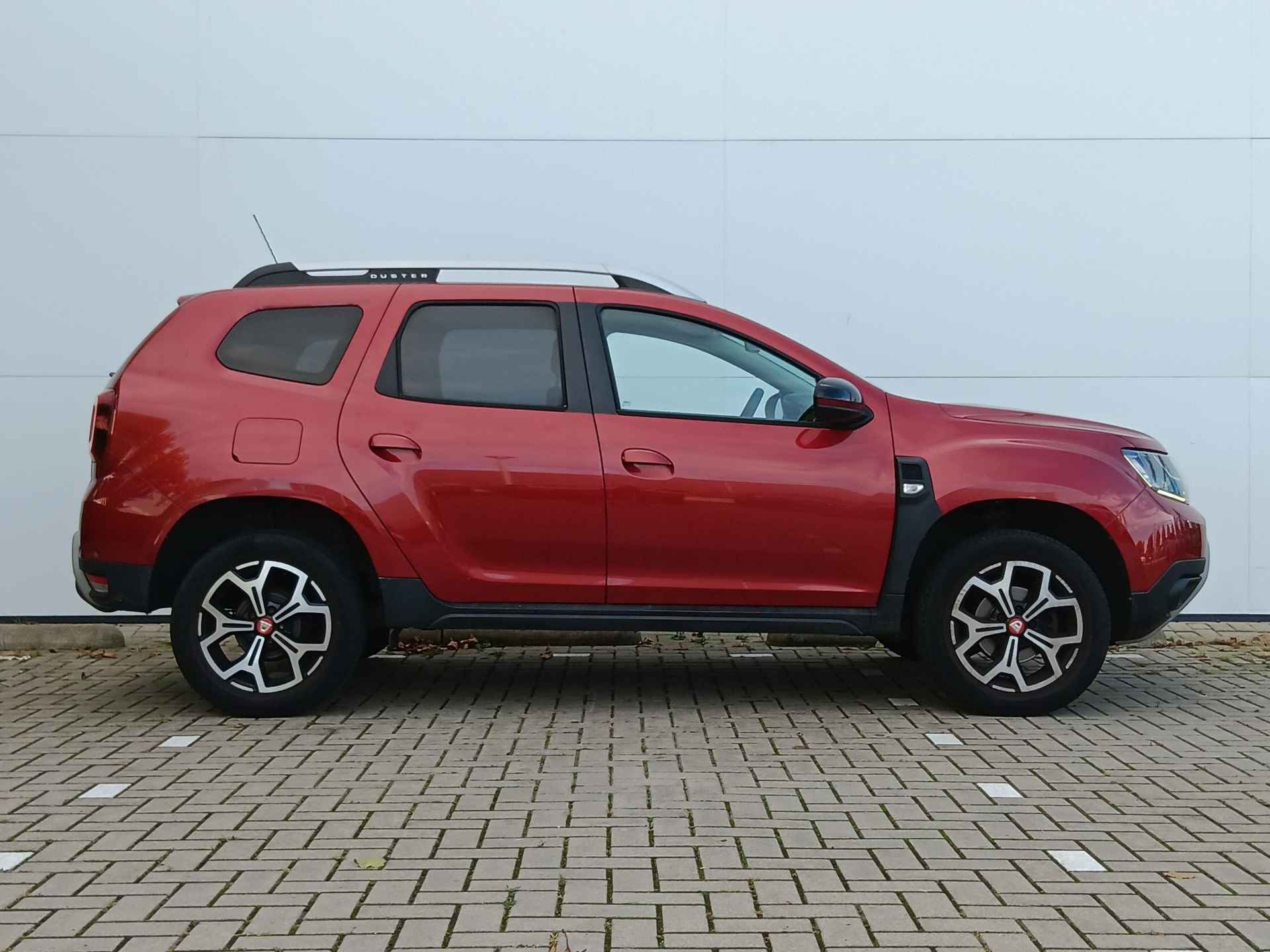 Dacia Duster 1.3 TCe 130 Tech Road Trekhaak / Parkeersensoren + Camera / Navigatie / Climate Control / Cruise Control - 38/39