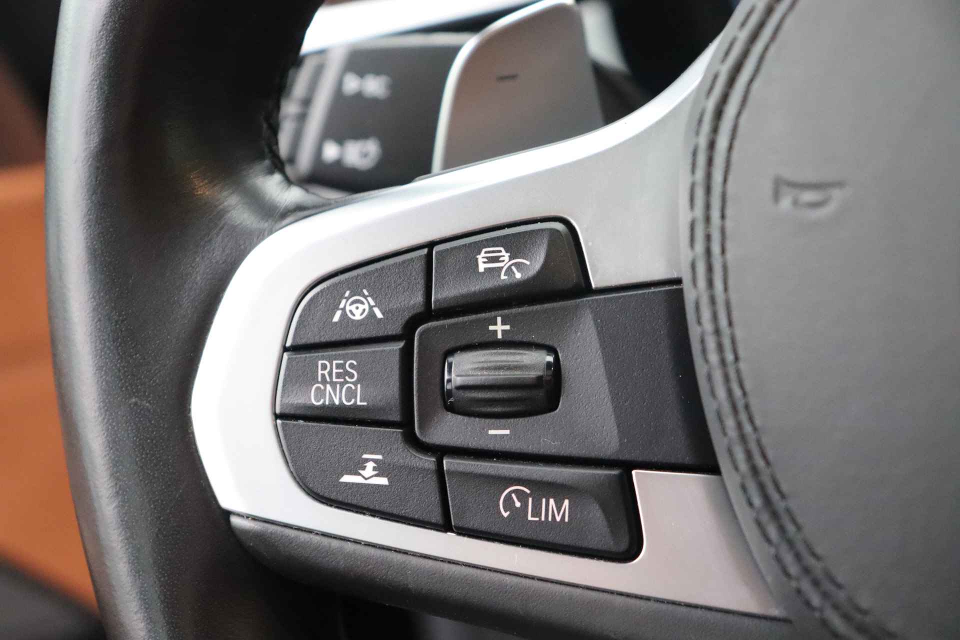 BMW 6 Serie Gran Turismo 630i High Executive M Sport Automaat / Panoramadak / Adaptieve LED / Parking Assistant Plus / Harman Kardon / Comfort Access / Navigatie Professional / Comfortstoelen - 18/27