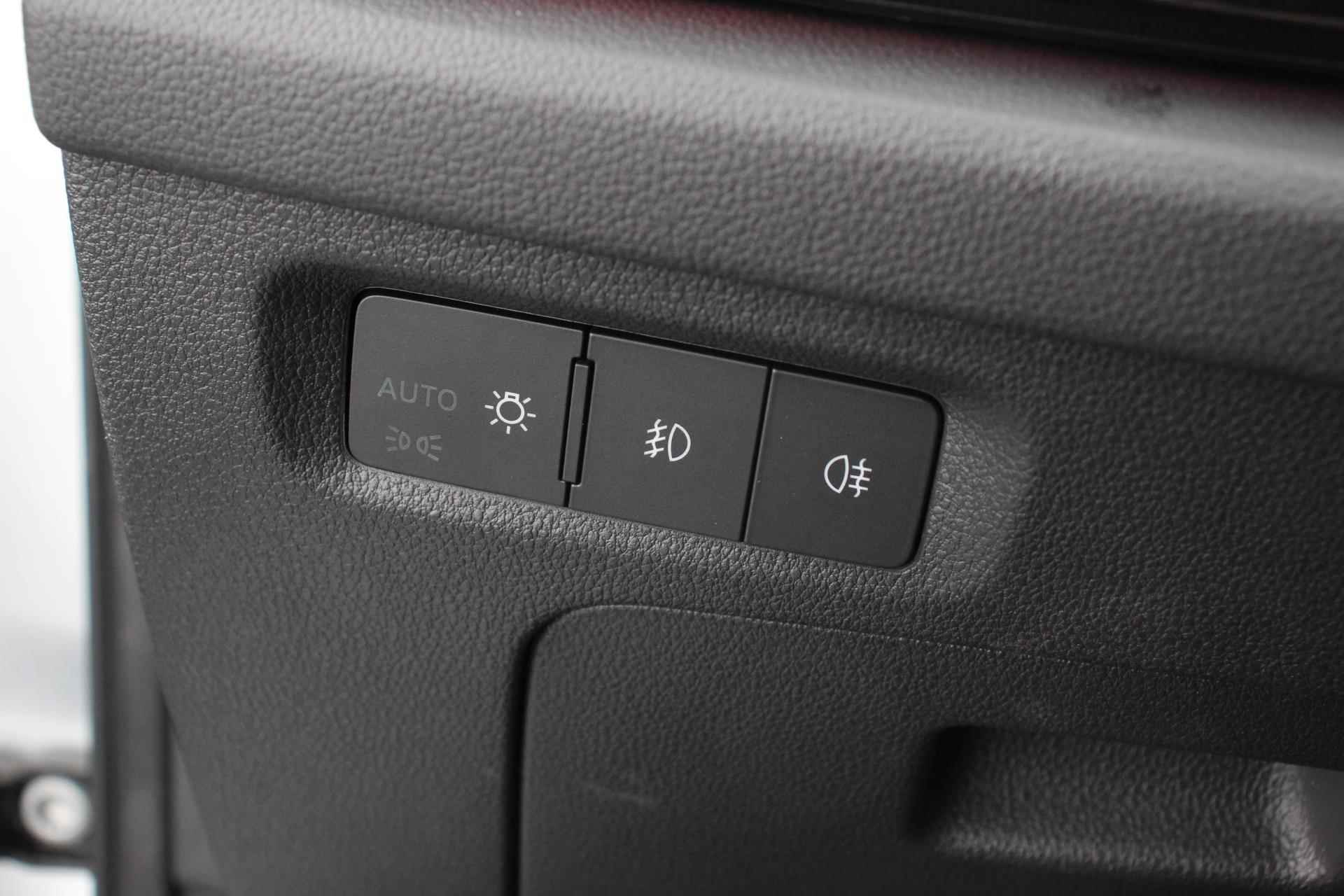 Skoda Octavia Combi 1.0 e-TSI 110pk MHEV DSG Style | Navigatie | Apple Carplay/Android Auto | Parkeersensor achter | Camera | Adaptive Cruise Control | Stoelverwarming | Ledverlichting | Climate Control - 13/33