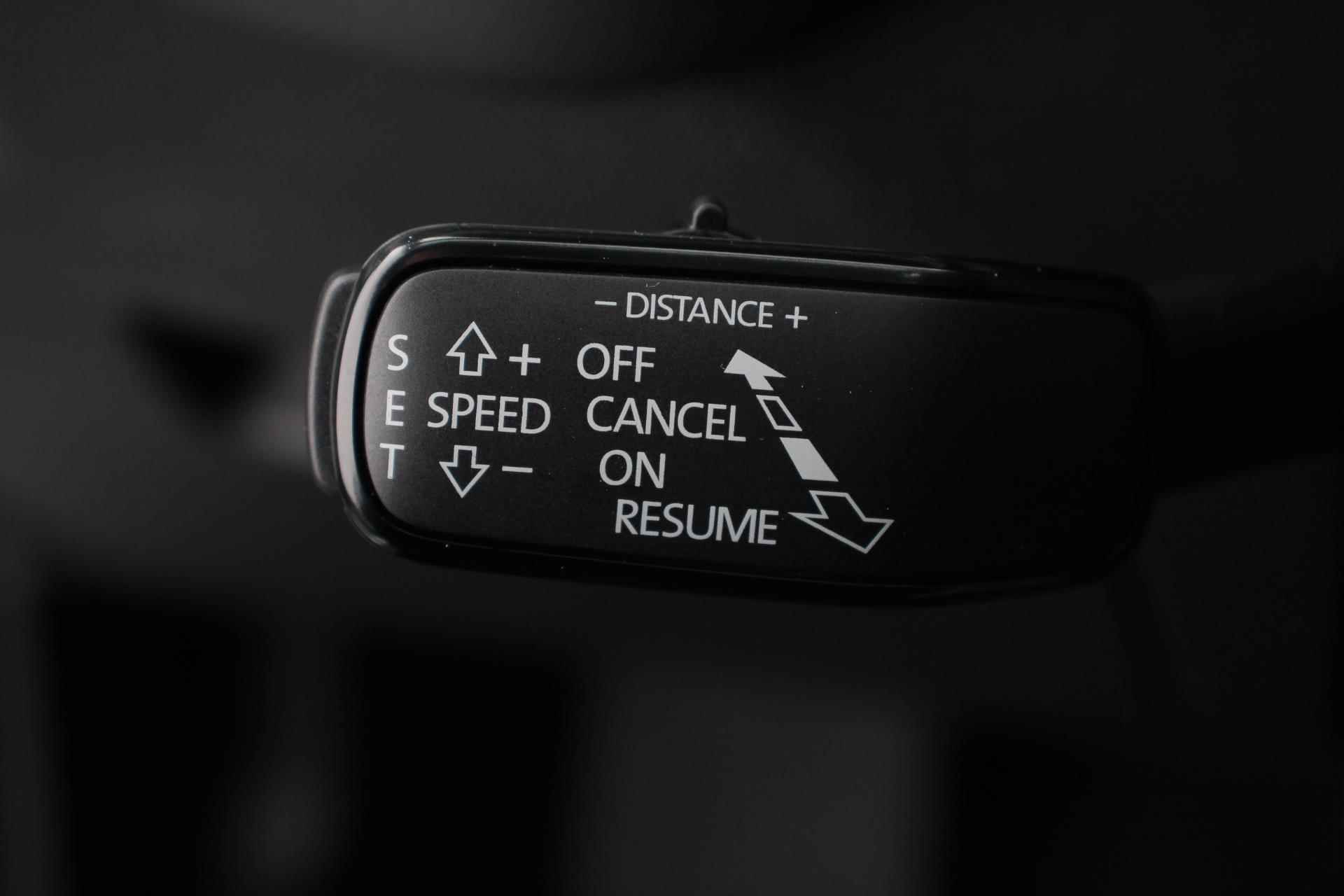 Skoda Octavia Combi 1.0 e-TSI 110pk MHEV DSG Style | Navigatie | Apple Carplay/Android Auto | Parkeersensor achter | Camera | Adaptive Cruise Control | Stoelverwarming | Ledverlichting | Climate Control - 14/33