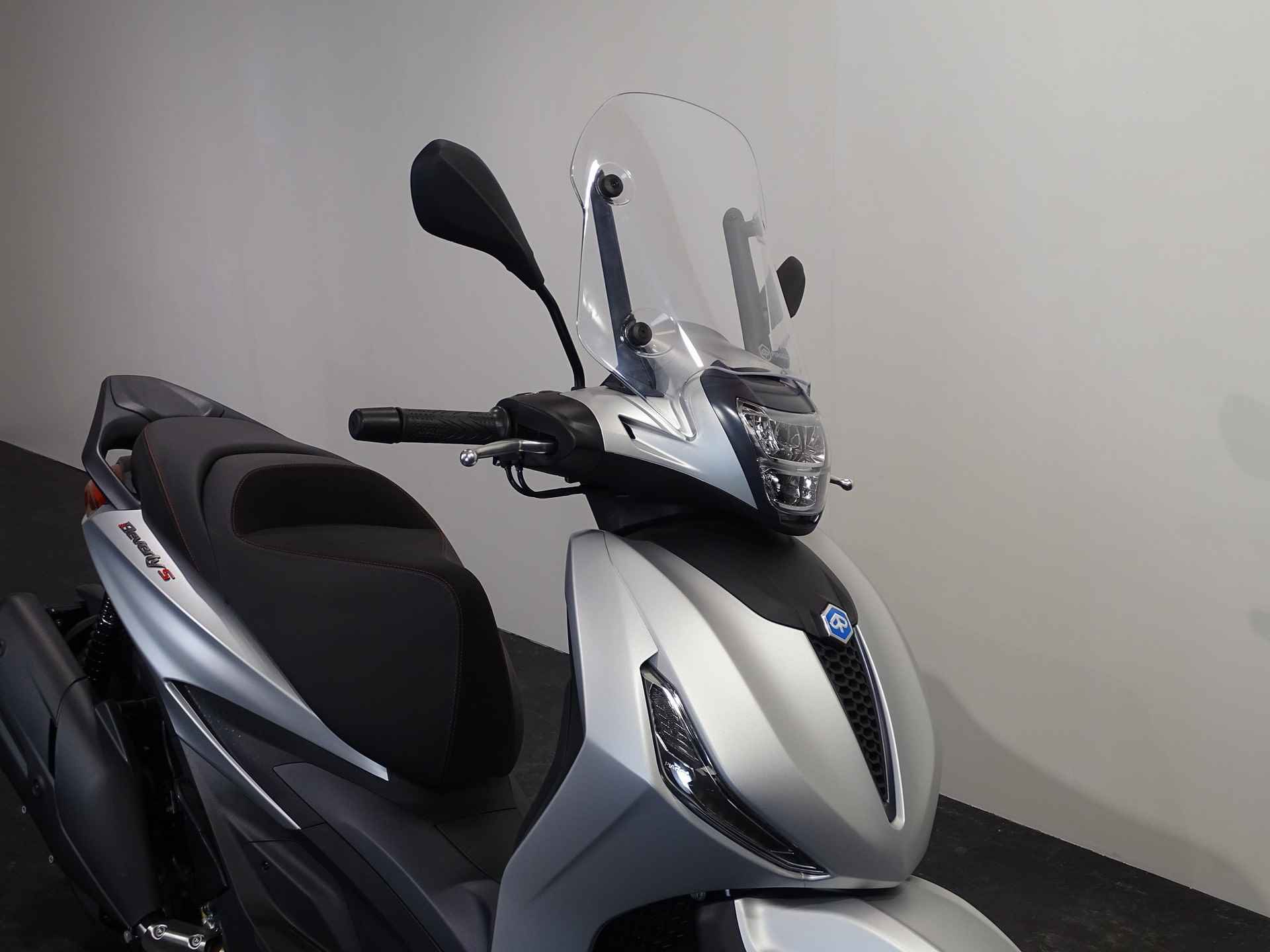 Piaggio BEVERLY 400 S - 3/9