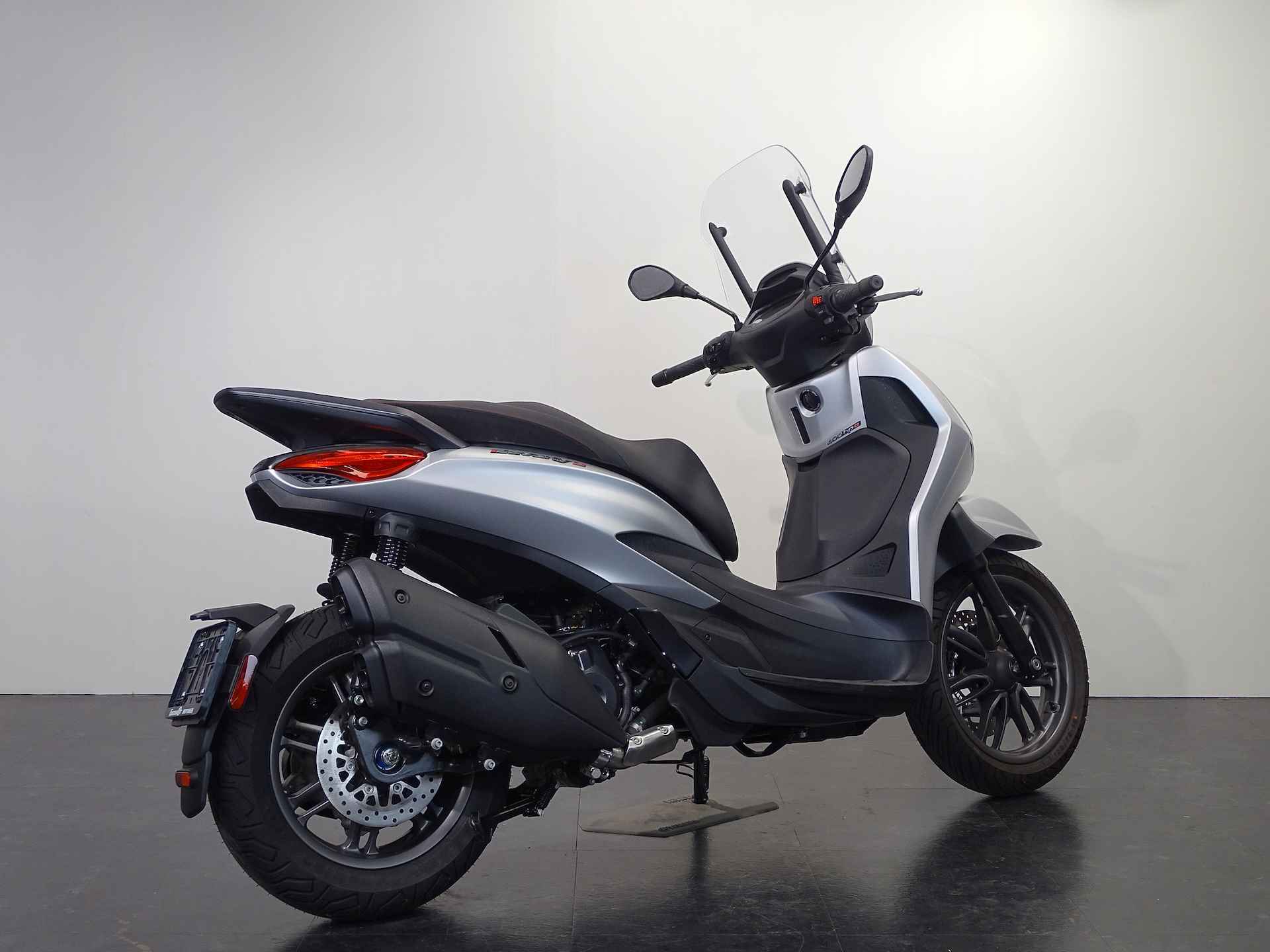 Piaggio BEVERLY 400 S - 9/9