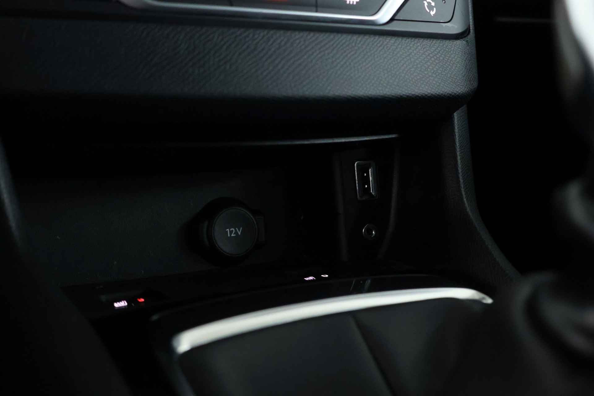 Peugeot 308 SW 1.6 BlueHDI Business Line / Panorama / Navigatie / Cruisecontrol / Bluetooth - 26/29