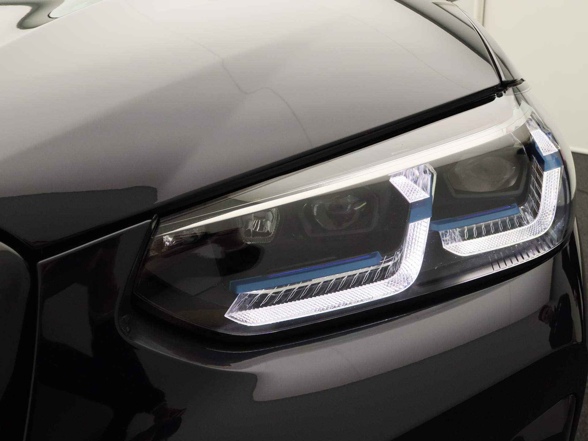 BMW X4 xDrive20i High Executive M Sportpakket / Laserlight / Driving Assistant / Achteruitrijcamera / HiFi / DAB / 20'' - 6/36