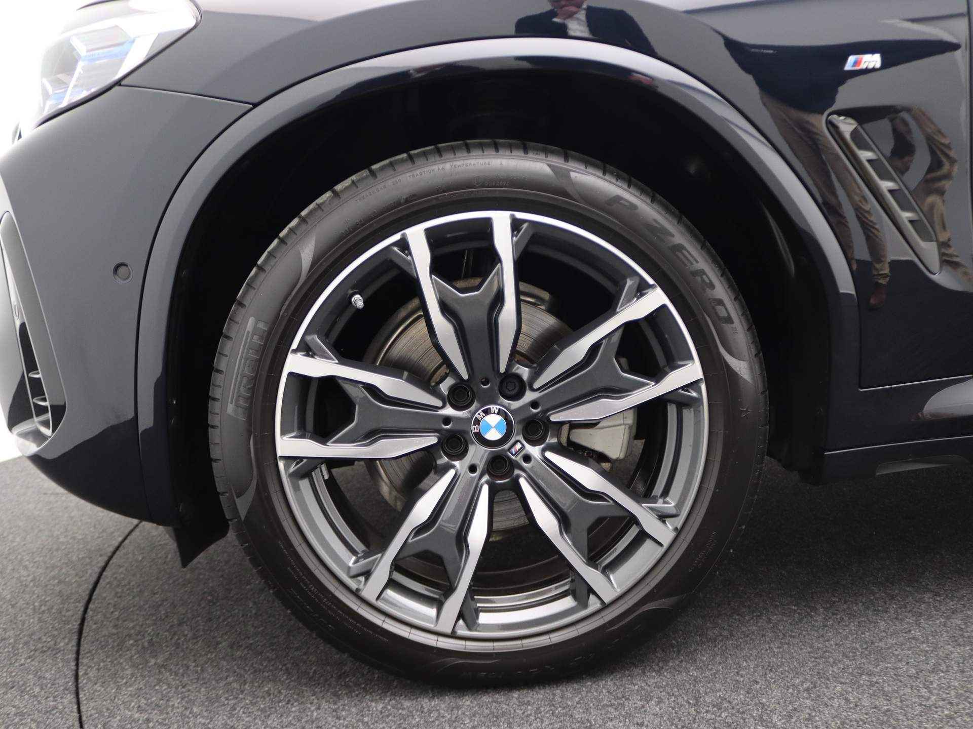 BMW X4 xDrive20i High Executive M Sportpakket / Laserlight / Driving Assistant / Achteruitrijcamera / HiFi / DAB / 20'' - 8/36