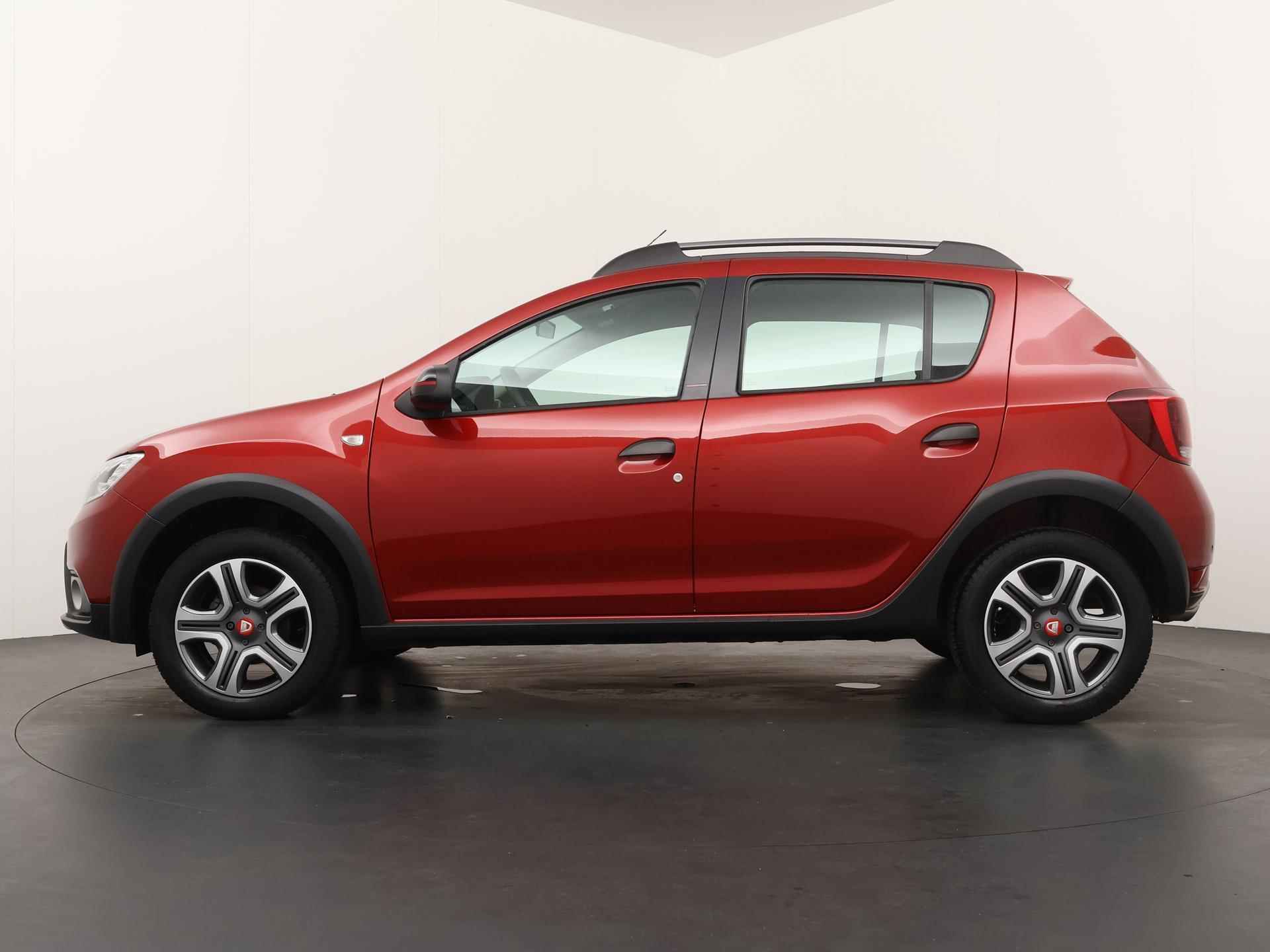 Dacia Sandero Stepway 0.9 TCe Tech Road - 2/33