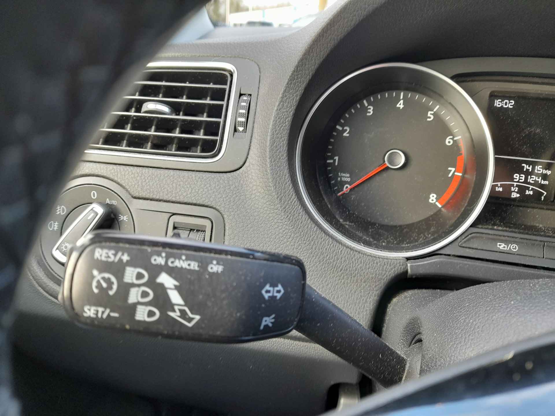 Volkswagen Polo 1.2 TSI Comfortline | Airco | Cruise control | Nederlandse auto | Trekhaak | RIJKLAARPRIJS INCL 12 MAANDEN GARANTIE EN BEURT - 11/17