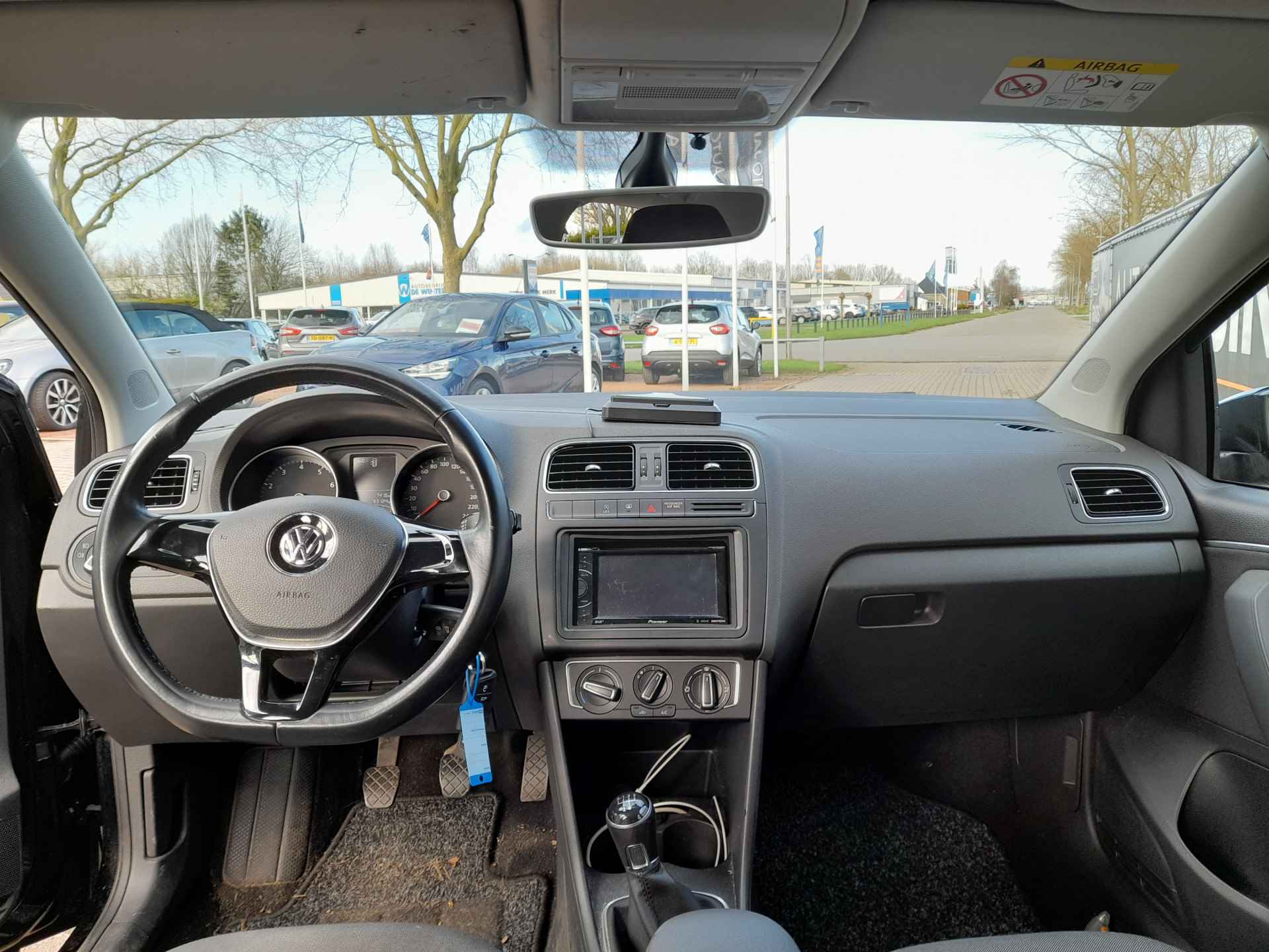 Volkswagen Polo 1.2 TSI Comfortline | Airco | Cruise control | Nederlandse auto | Trekhaak | RIJKLAARPRIJS INCL 12 MAANDEN GARANTIE EN BEURT - 13/17
