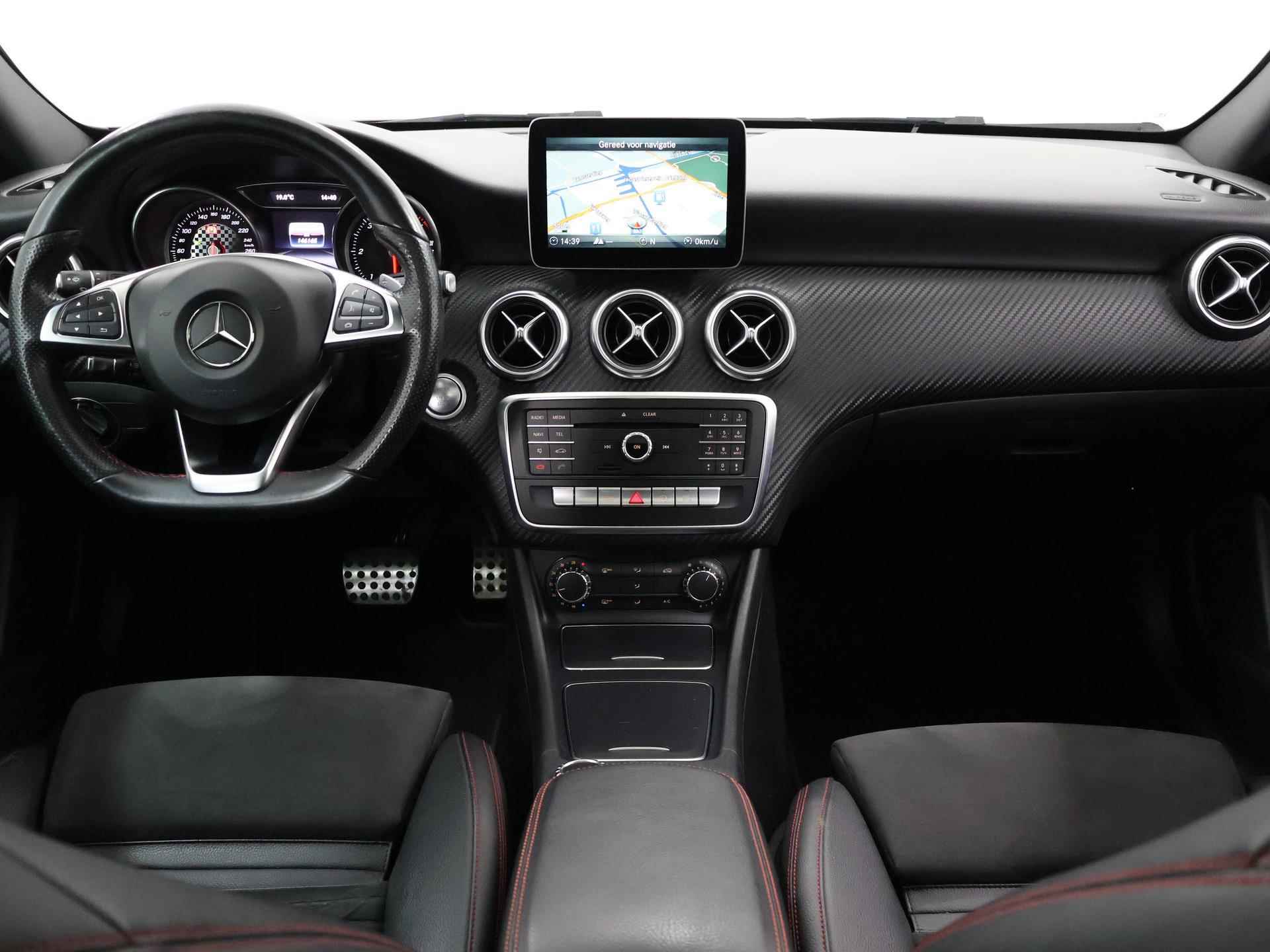 Mercedes-Benz A-klasse 200 d AMG NIGHT | Panoramadak | Multispaaks AMG | Sportstoelen | - 9/38