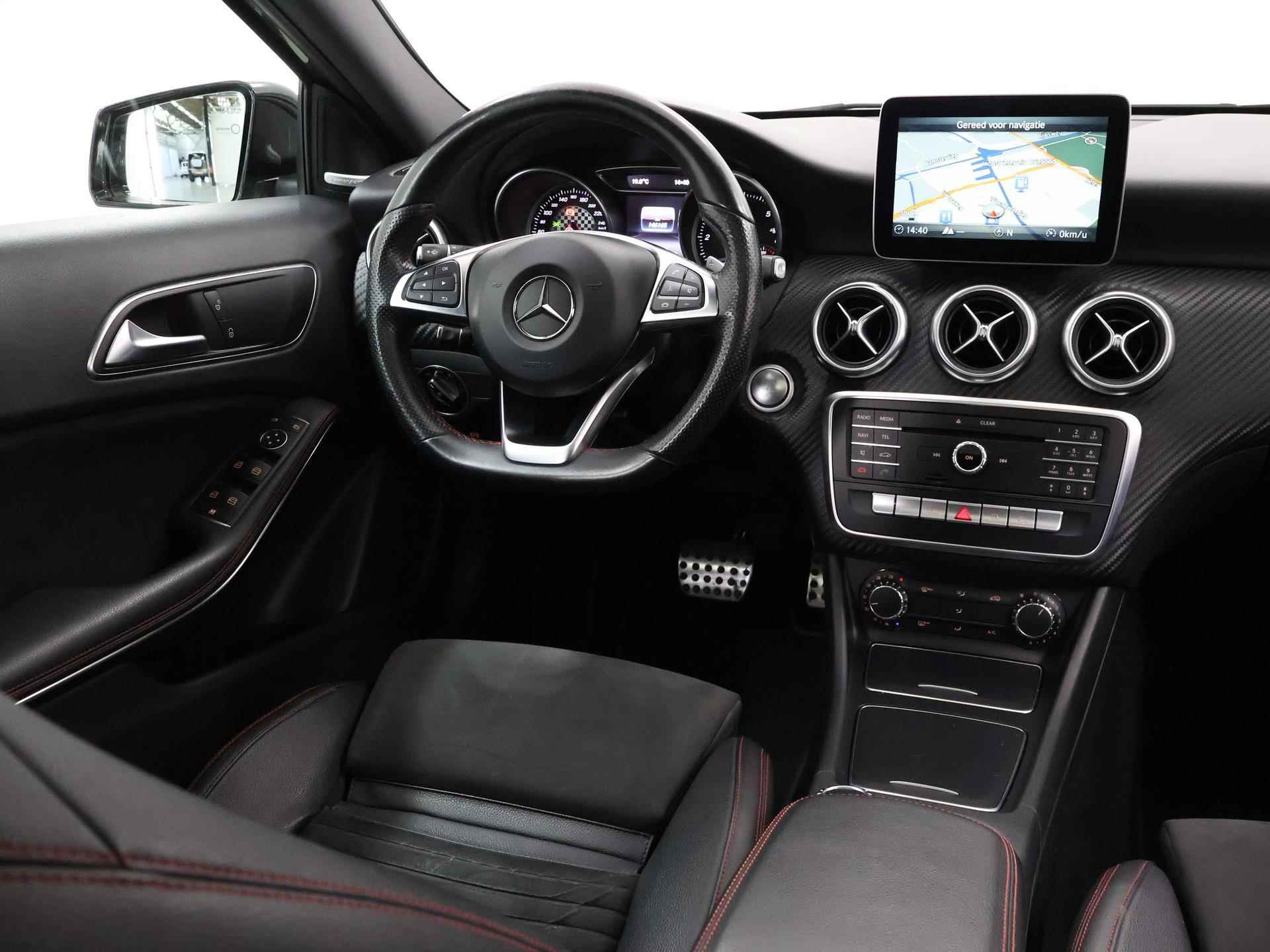 Mercedes-Benz A-klasse 200 d AMG NIGHT | Panoramadak | Multispaaks AMG | Sportstoelen | - 10/38