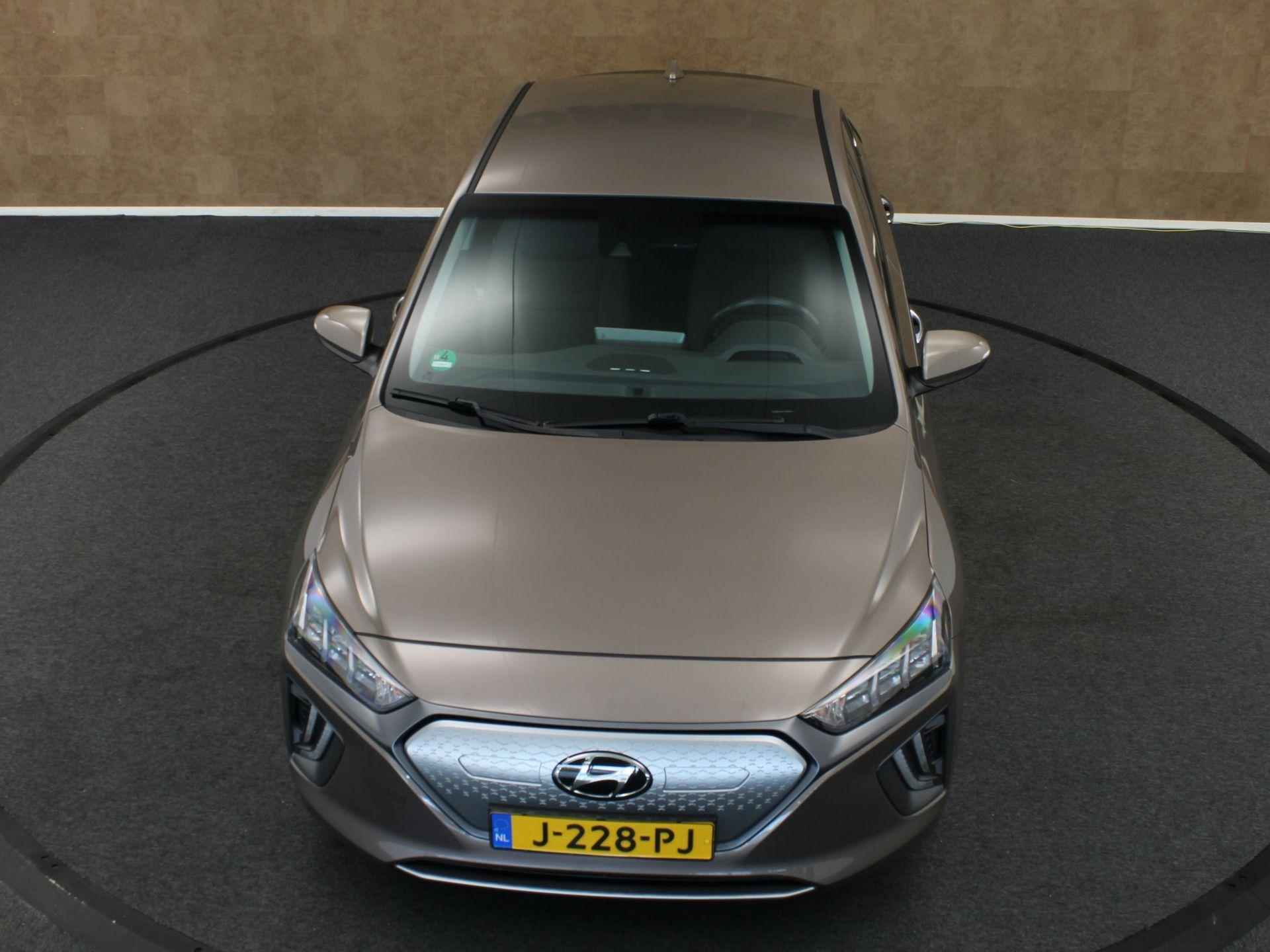 Hyundai IONIQ Comfort EV 38 kWh - ORIGINEEL NEDERLANDSE AUTO - DEALER ONDERHOUDEN - 100% ELECTRISCH! - 3-FASE EN SNELLADEN - TOT 10 JAAR GARANTIE MOGELIJK - 11/34