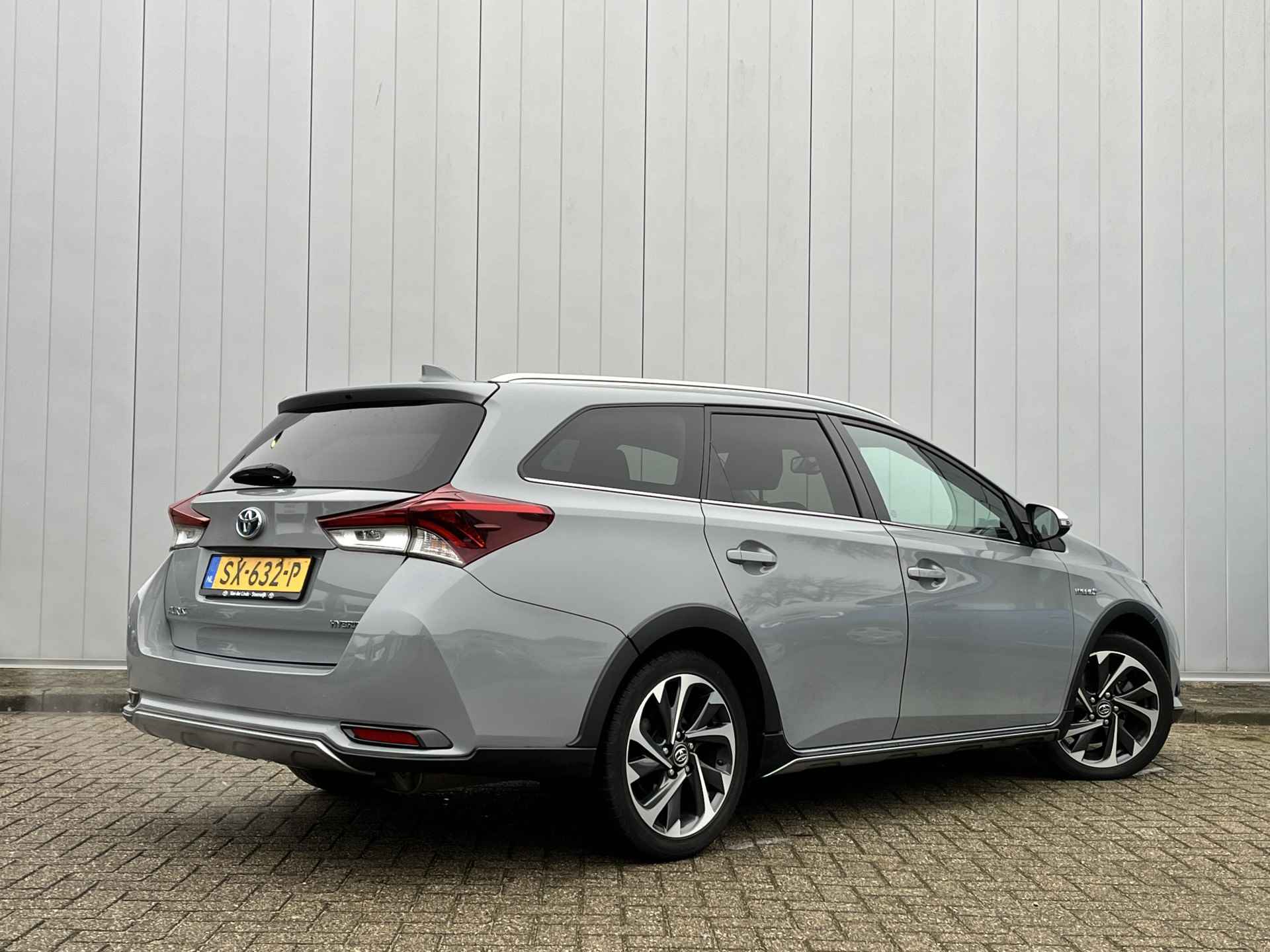 Toyota Auris Touring Sports 1.8 Hybrid Freestyle NL Auto Dealer Onderhouden Navi Clima Cruise - 3/25