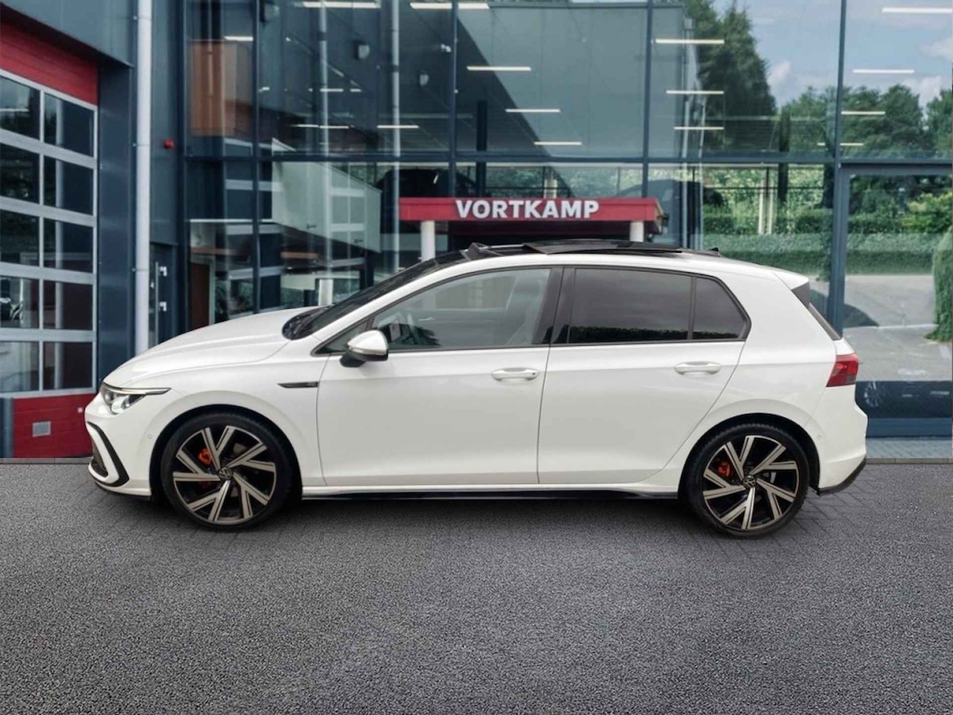 VOLKSWAGEN Golf 1.5 eTSI R-LINE PANO-DAK/CAMERA/NAVI/CARPLAY/ACC/STOELVERW - 8/24