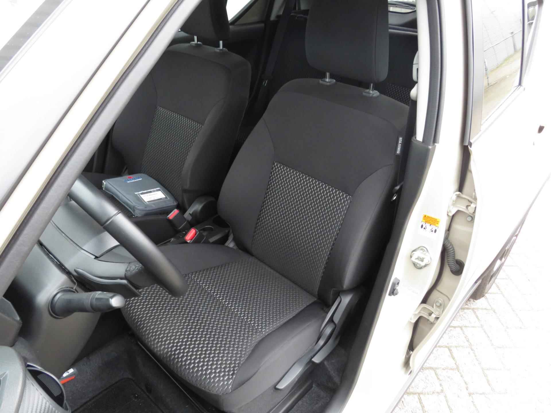 Suzuki Ignis 1.2 Smart Hybrid Style, Navigatie, Cruise controle, Parkeer sensoren - 8/31