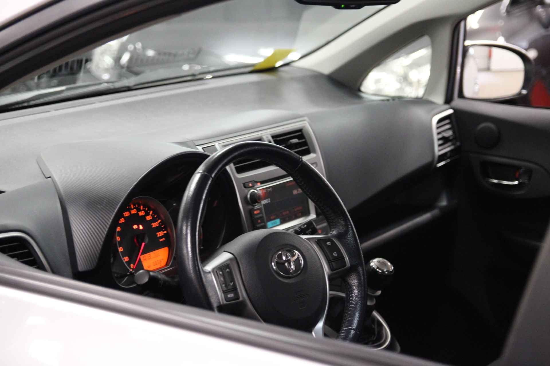 Toyota Verso-S 1.3 VVT-i Dynamic + Panorama - 14/38