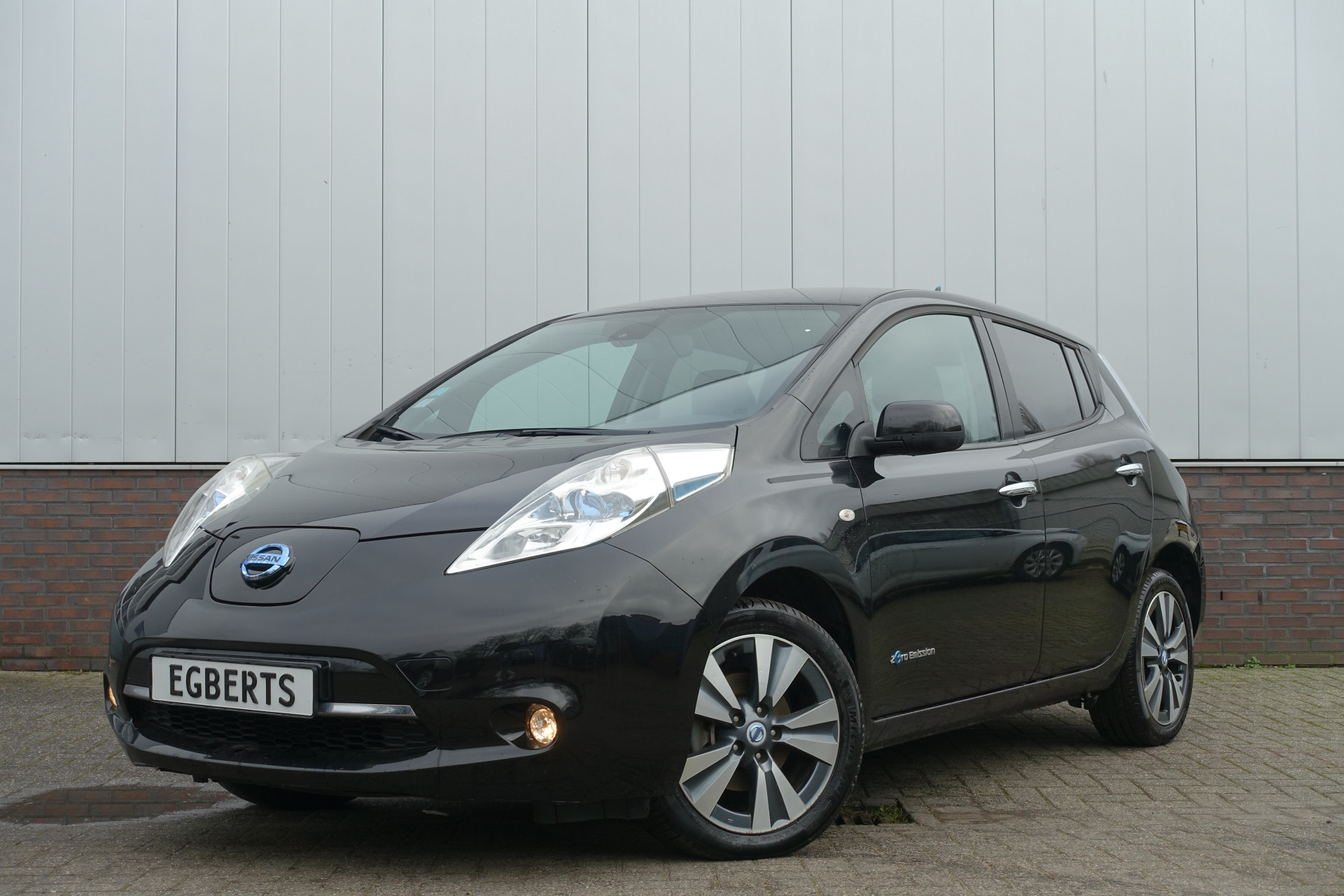 Nissan Leaf Tekna 24 kWh | Lederen bekleding | Navigatie | Stuur & Stoelverwarming bij viaBOVAG.nl