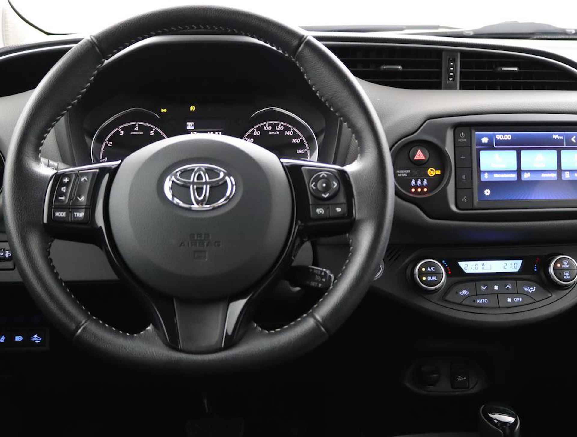 Toyota Yaris 1.5 VVT-i Dynamic Automaat | Apple carplay/Androidauto | Lichtmetalen velgen | - 44/56