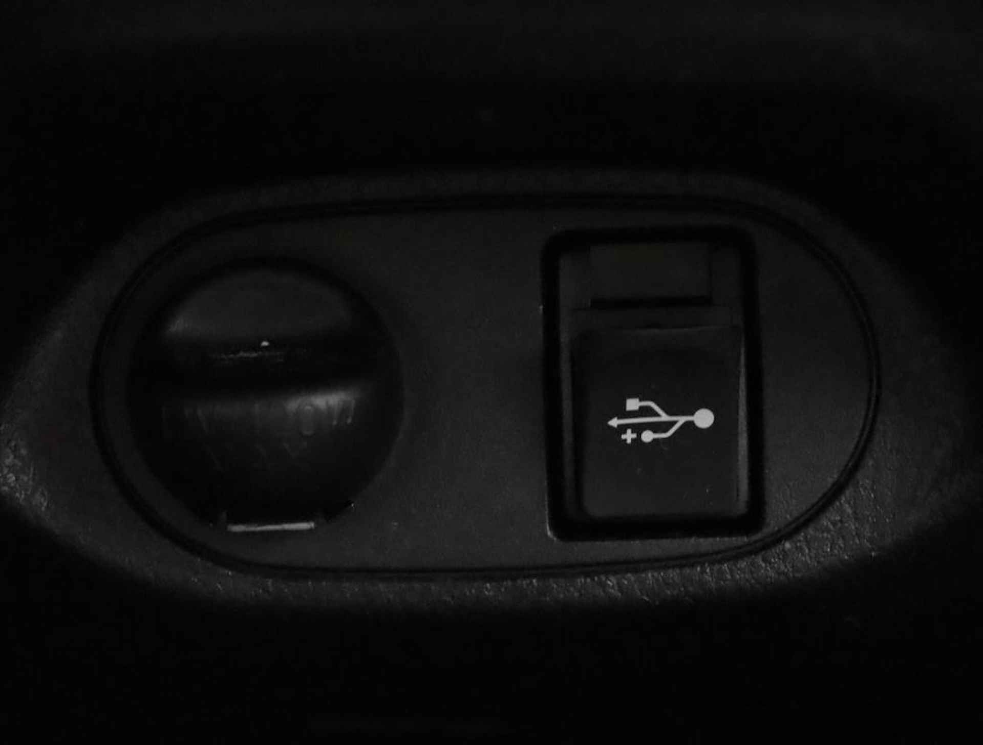 Toyota Yaris 1.5 VVT-i Dynamic Automaat | Apple carplay/Androidauto | Lichtmetalen velgen | - 47/56