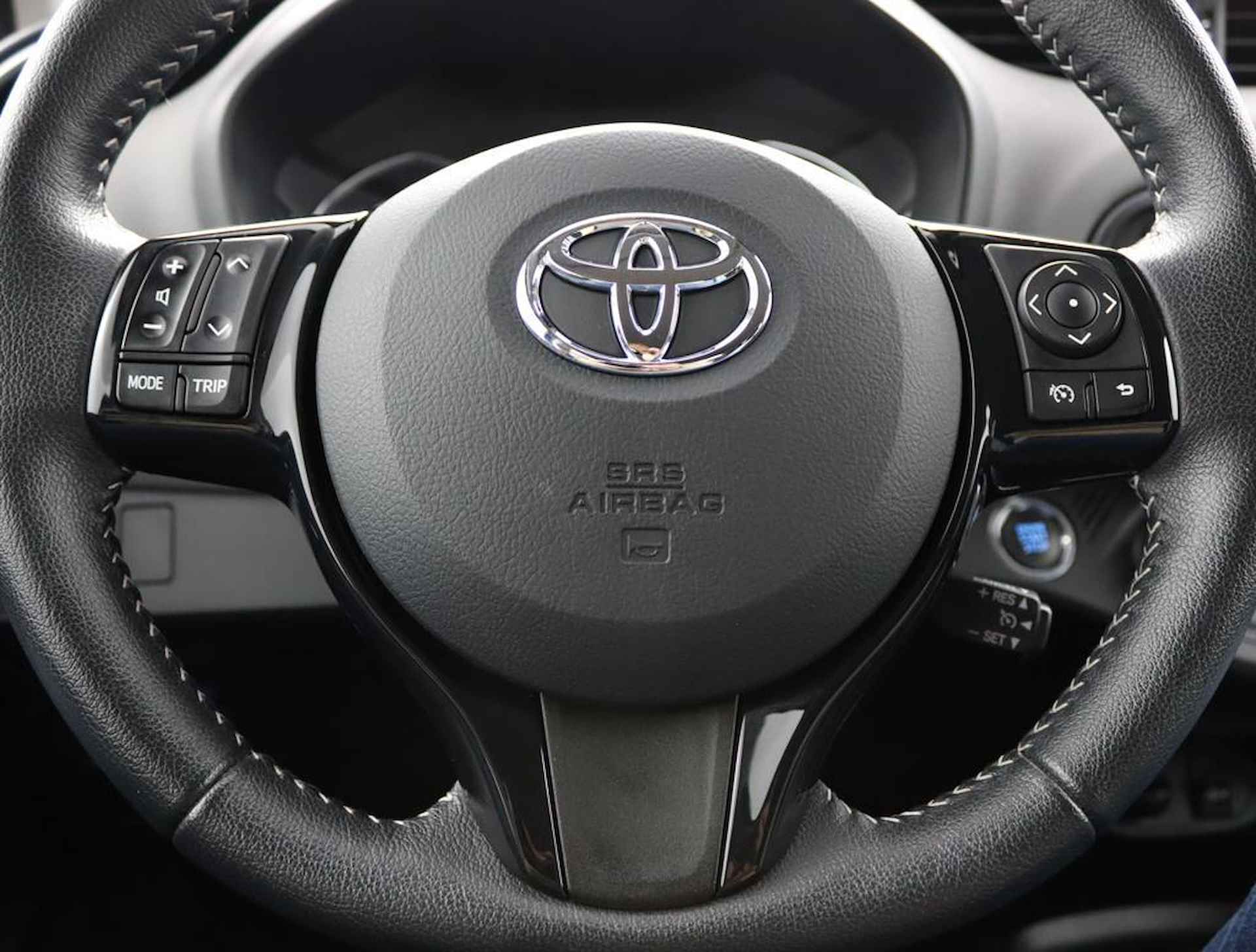 Toyota Yaris 1.5 VVT-i Dynamic Automaat | Apple carplay/Androidauto | Lichtmetalen velgen | - 49/56