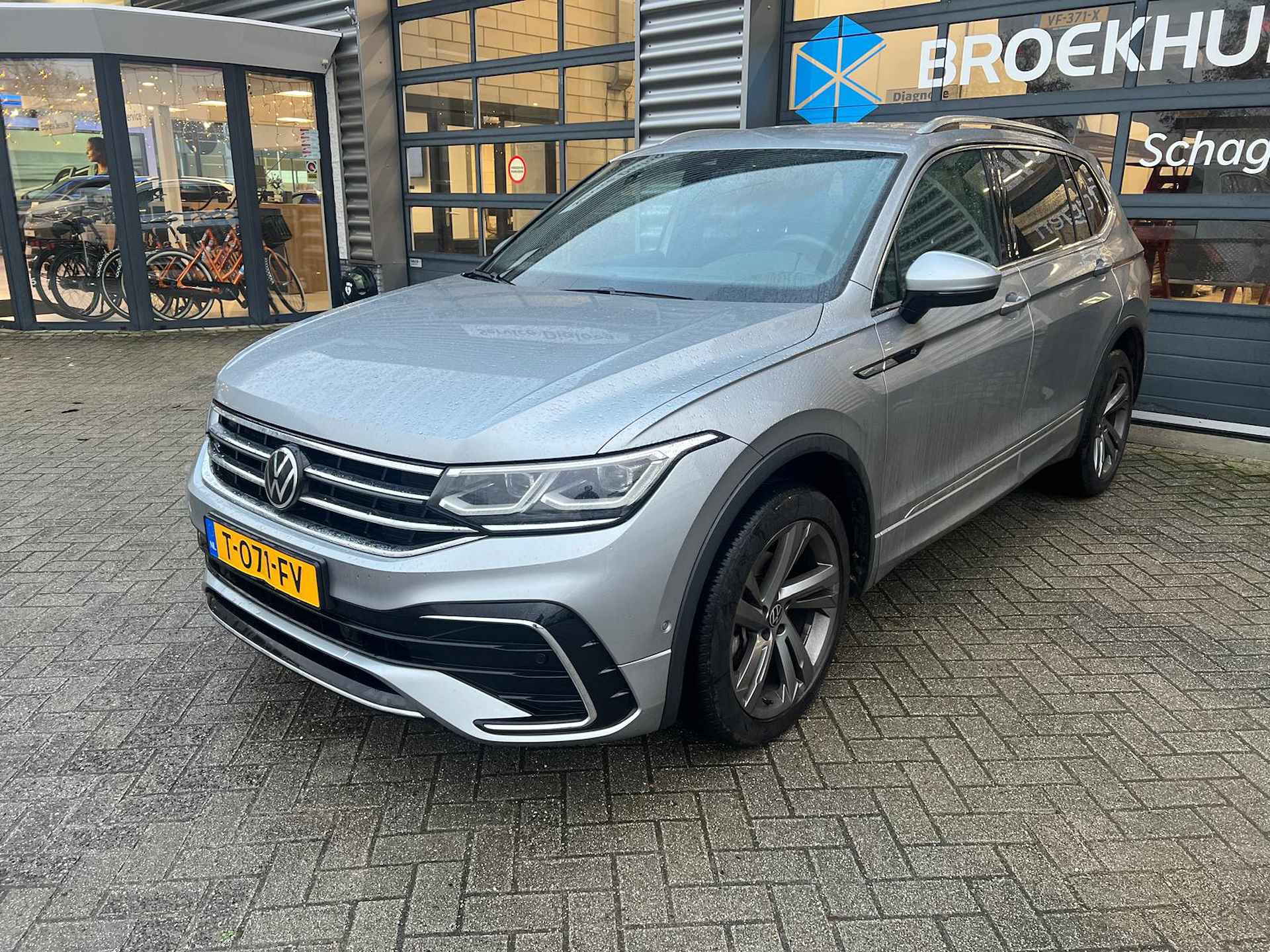 Volkswagen Tiguan Allspace 1.5 TSI 150 pk R-Line Business 7-pers. 7-DSG | Trekhaak wegklapbaar | Achteruitrijcamera | Cruise control adaptief | - 5/36