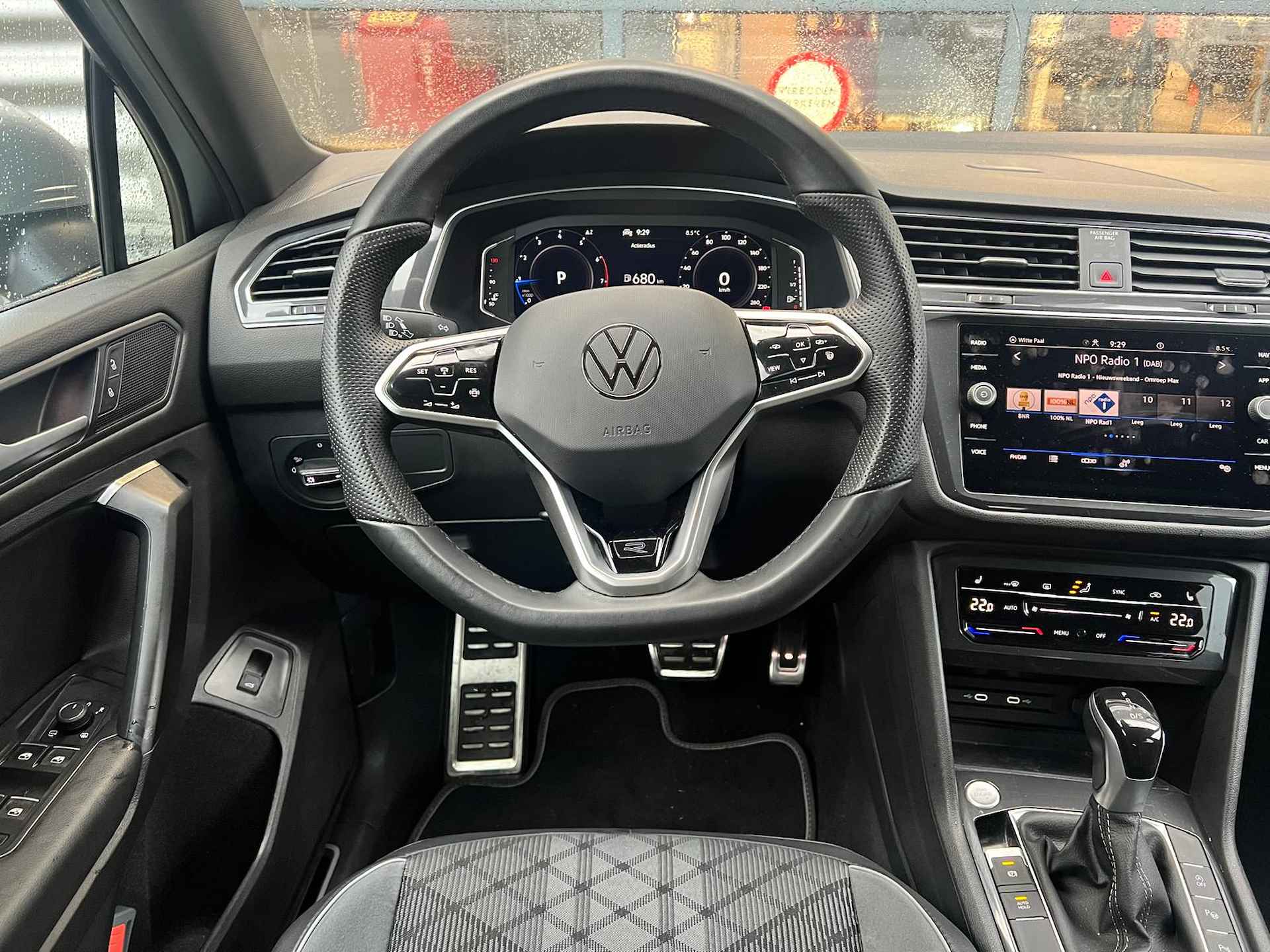 Volkswagen Tiguan Allspace 1.5 TSI 150 pk R-Line Business 7-pers. 7-DSG | Trekhaak wegklapbaar | Achteruitrijcamera | Cruise control adaptief | - 13/36