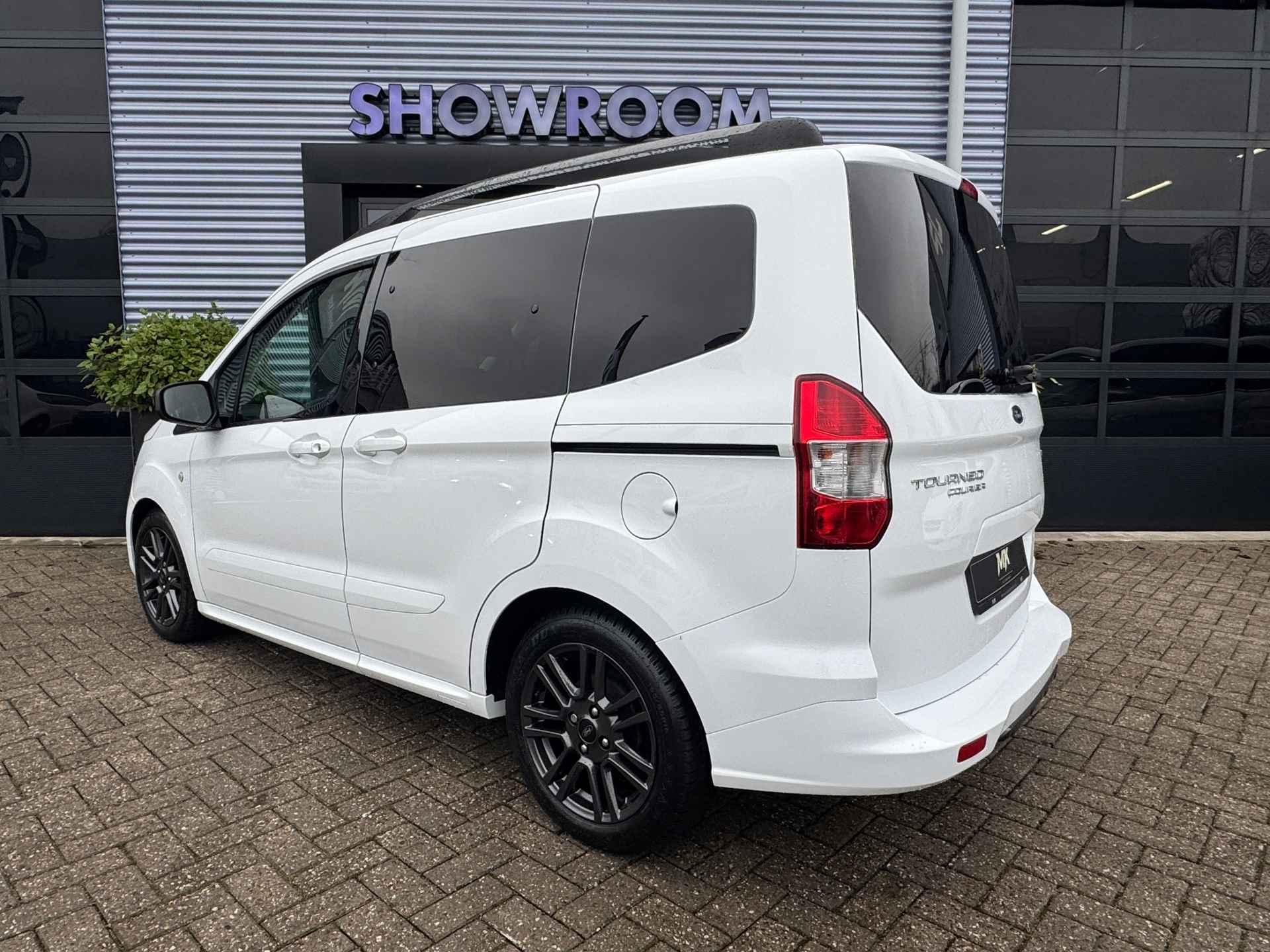 Ford TOURNEO COURIER 1.0 Titanium Camera|Stoelverwarming|Lichtmetalenvelgen - 4/28