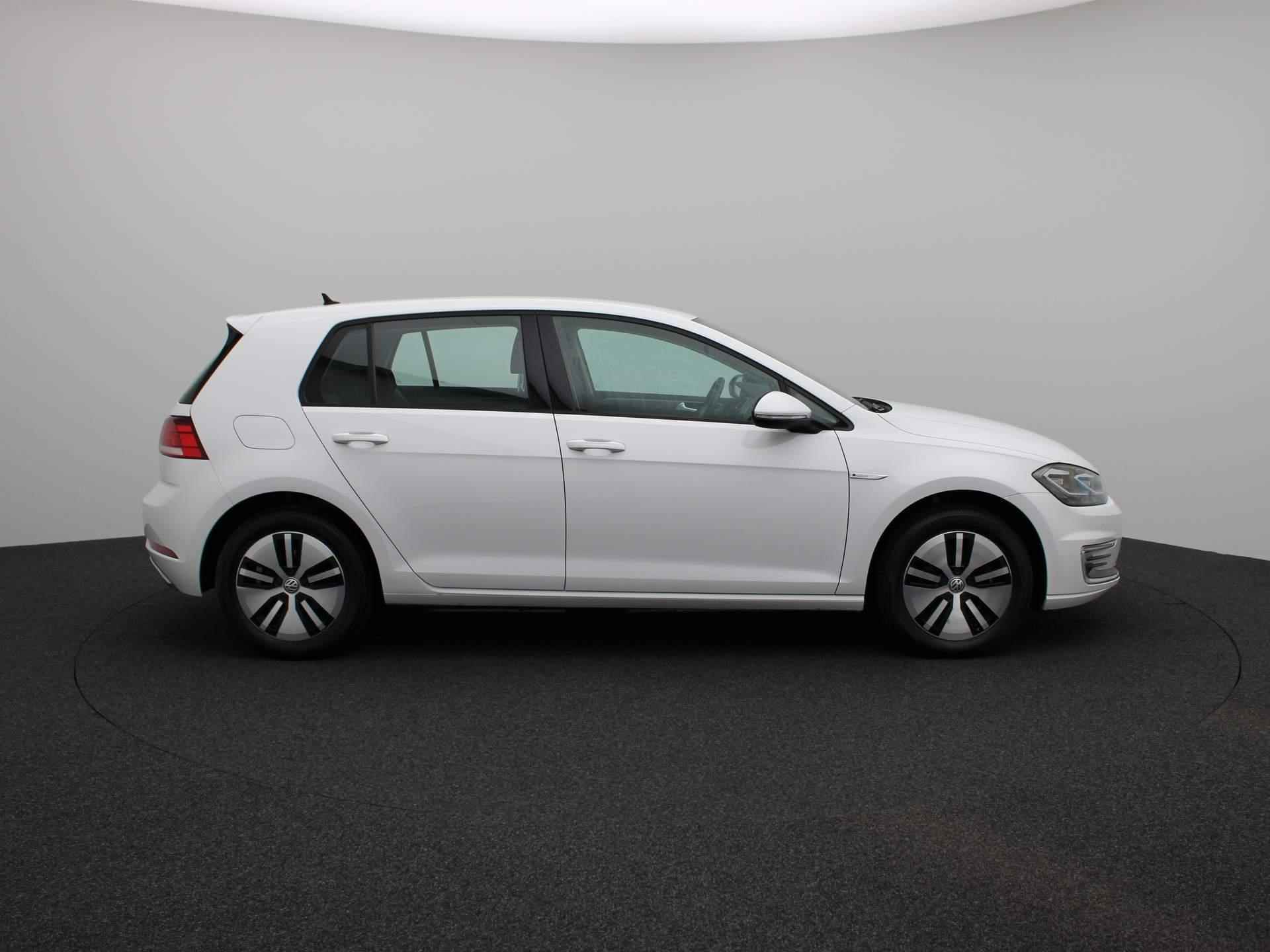 Volkswagen e-Golf E-DITION | Navigatie | Climate Control | Parkeerhulp | LED Verlichting | - 6/39