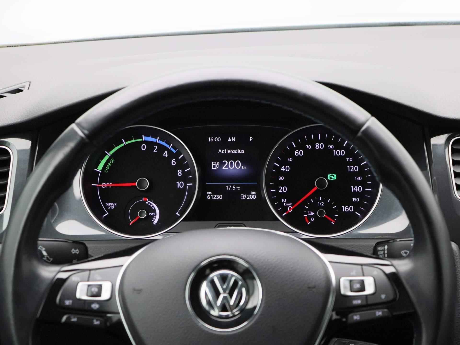 Volkswagen e-Golf E-DITION | Navigatie | Climate Control | Parkeerhulp | LED Verlichting | - 8/39