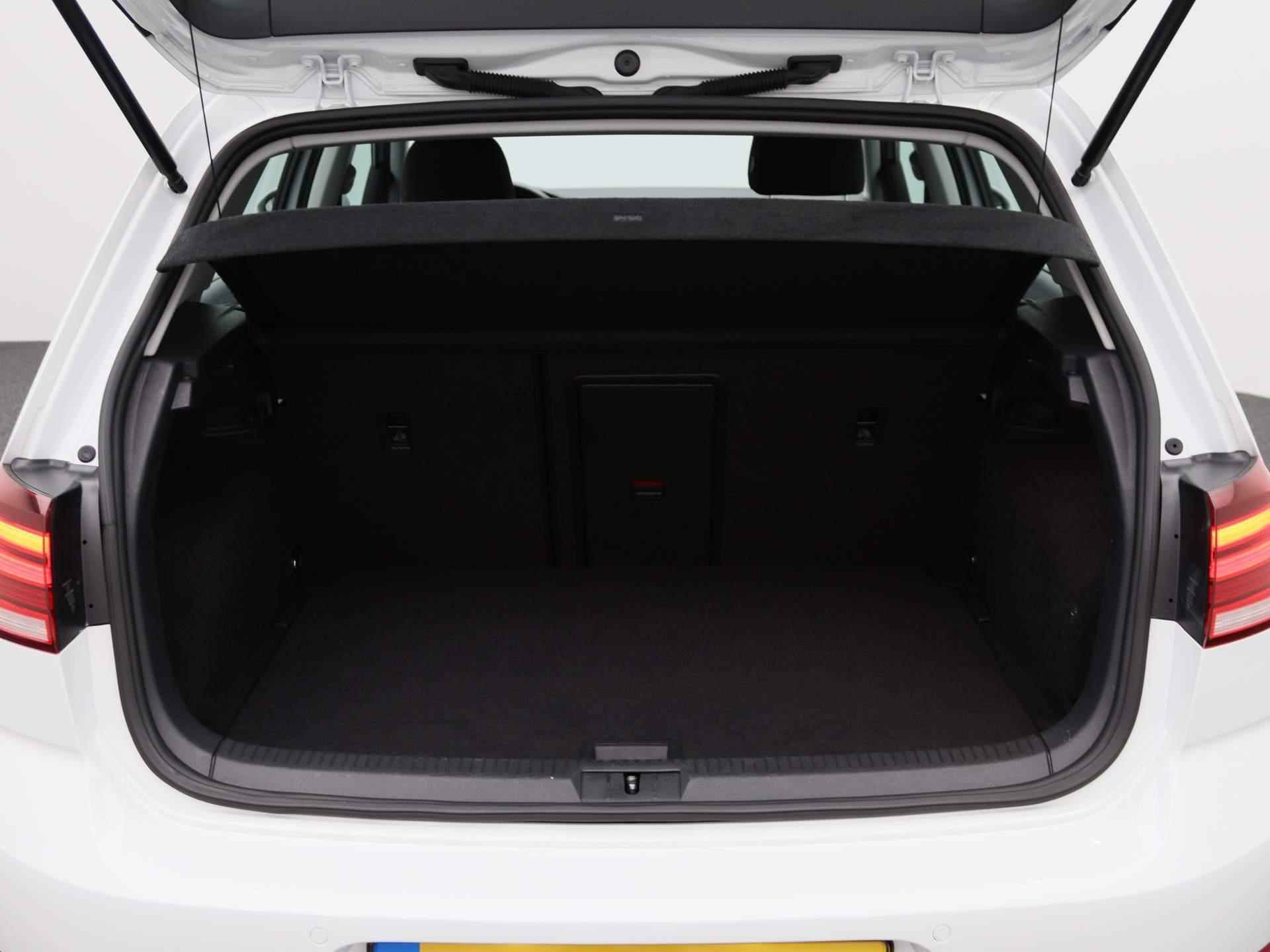 Volkswagen e-Golf E-DITION | Navigatie | Climate Control | Parkeerhulp | LED Verlichting | - 14/39