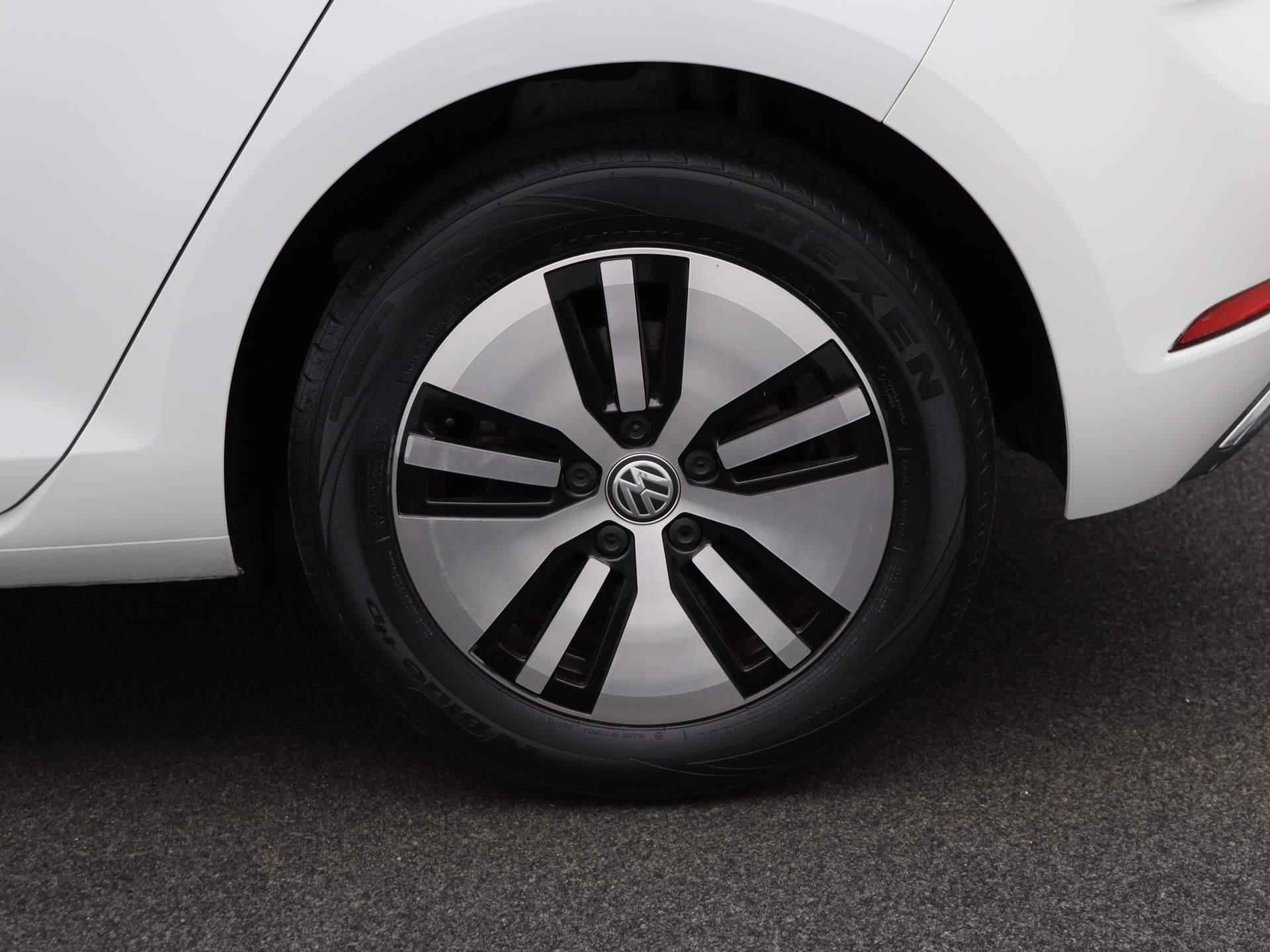 Volkswagen e-Golf E-DITION | Navigatie | Climate Control | Parkeerhulp | LED Verlichting | - 15/39