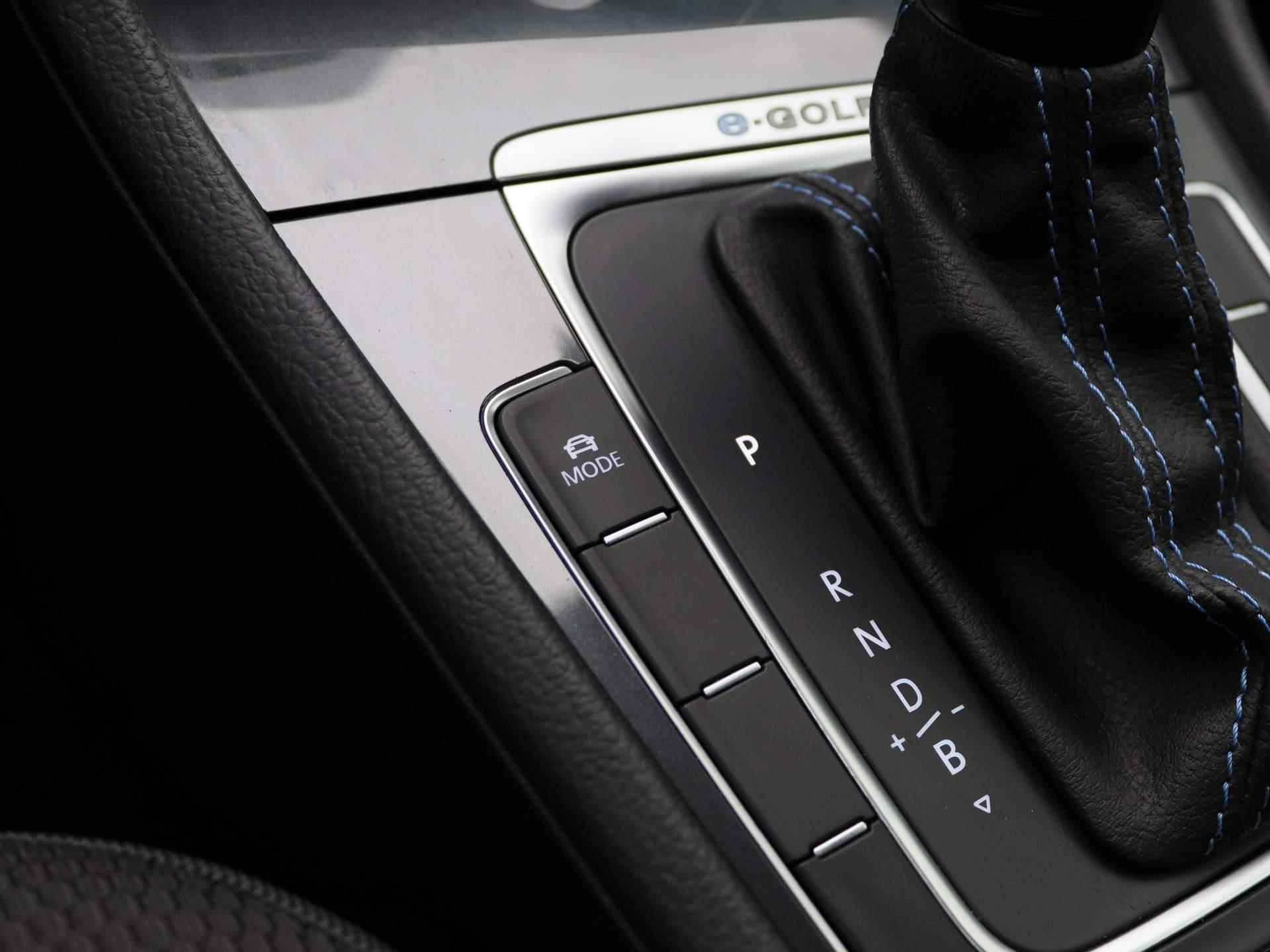 Volkswagen e-Golf E-DITION | Navigatie | Climate Control | Parkeerhulp | LED Verlichting | - 23/39