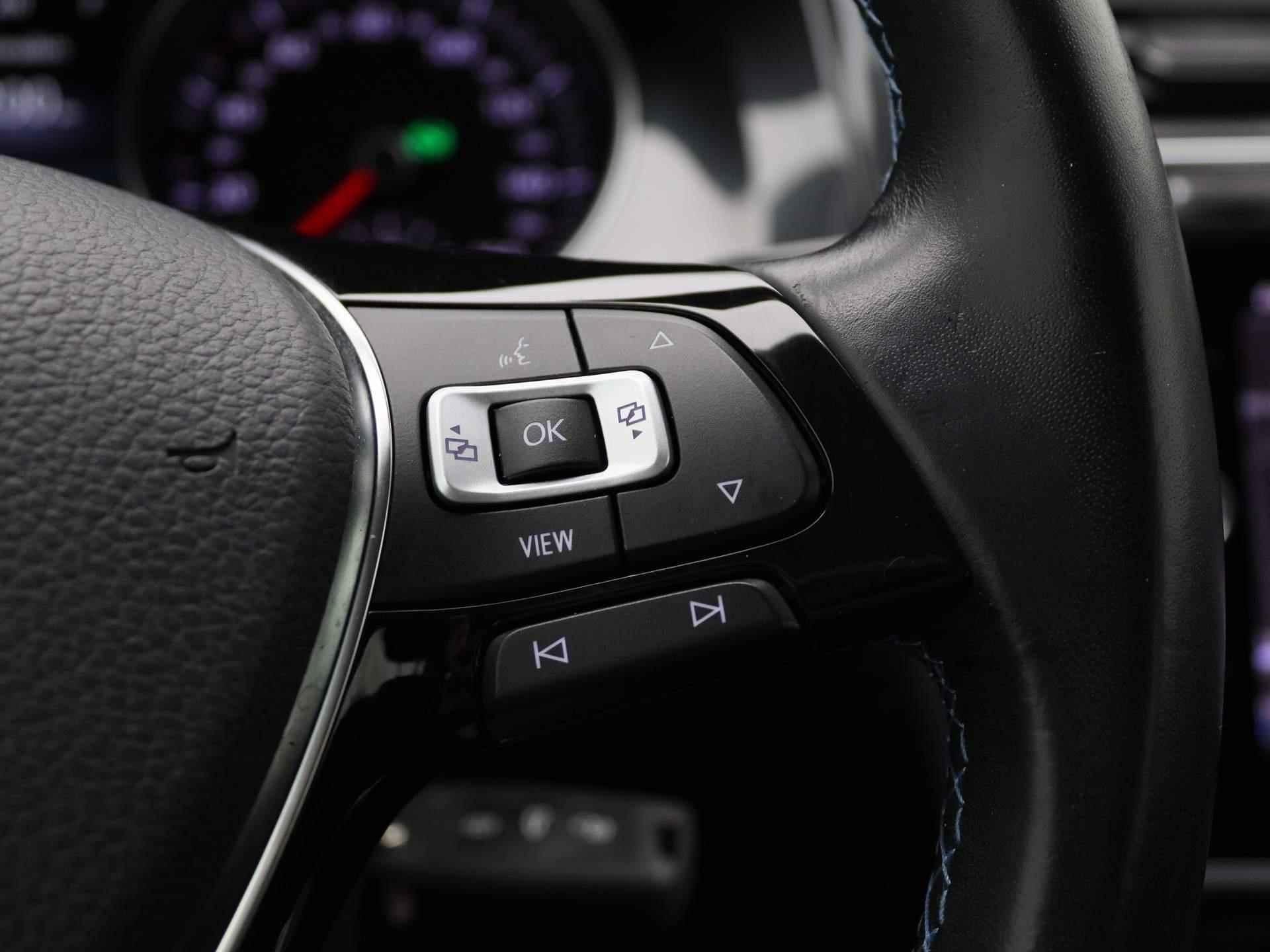 Volkswagen e-Golf E-DITION | Navigatie | Climate Control | Parkeerhulp | LED Verlichting | - 25/39