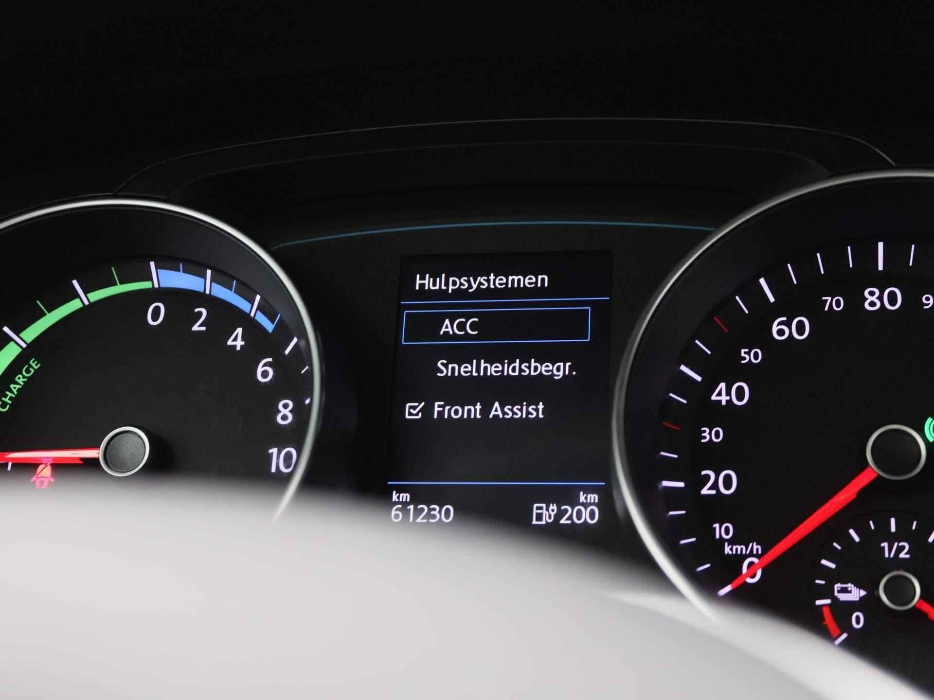 Volkswagen e-Golf E-DITION | Navigatie | Climate Control | Parkeerhulp | LED Verlichting | - 26/39