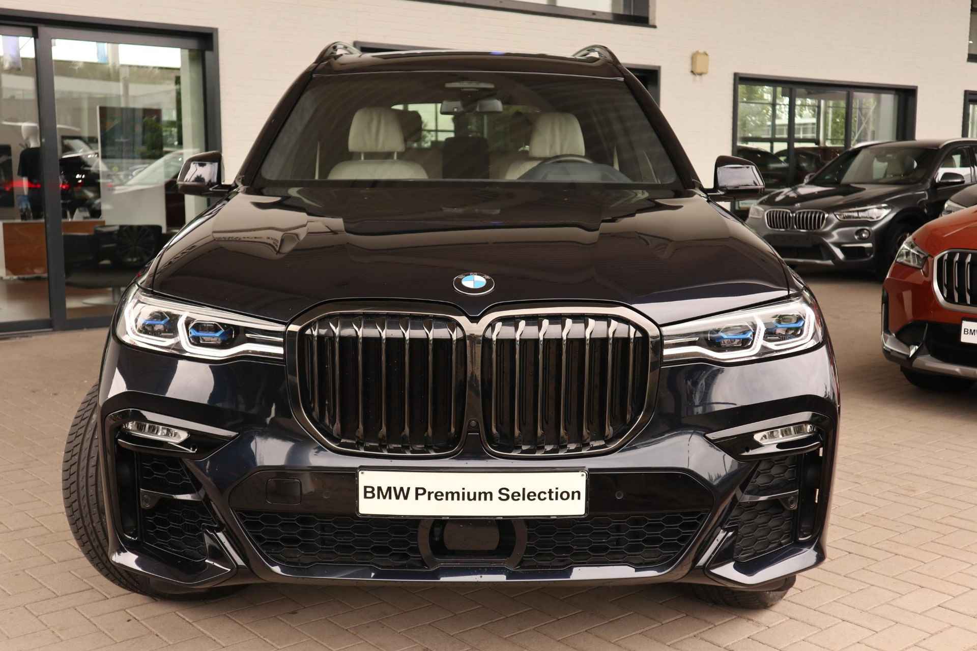 BMW X7 xDrive40d High Executive Panorama dakSky Lounge / BMW Personal CoPilot Pack | Showroom Sale - 3/48