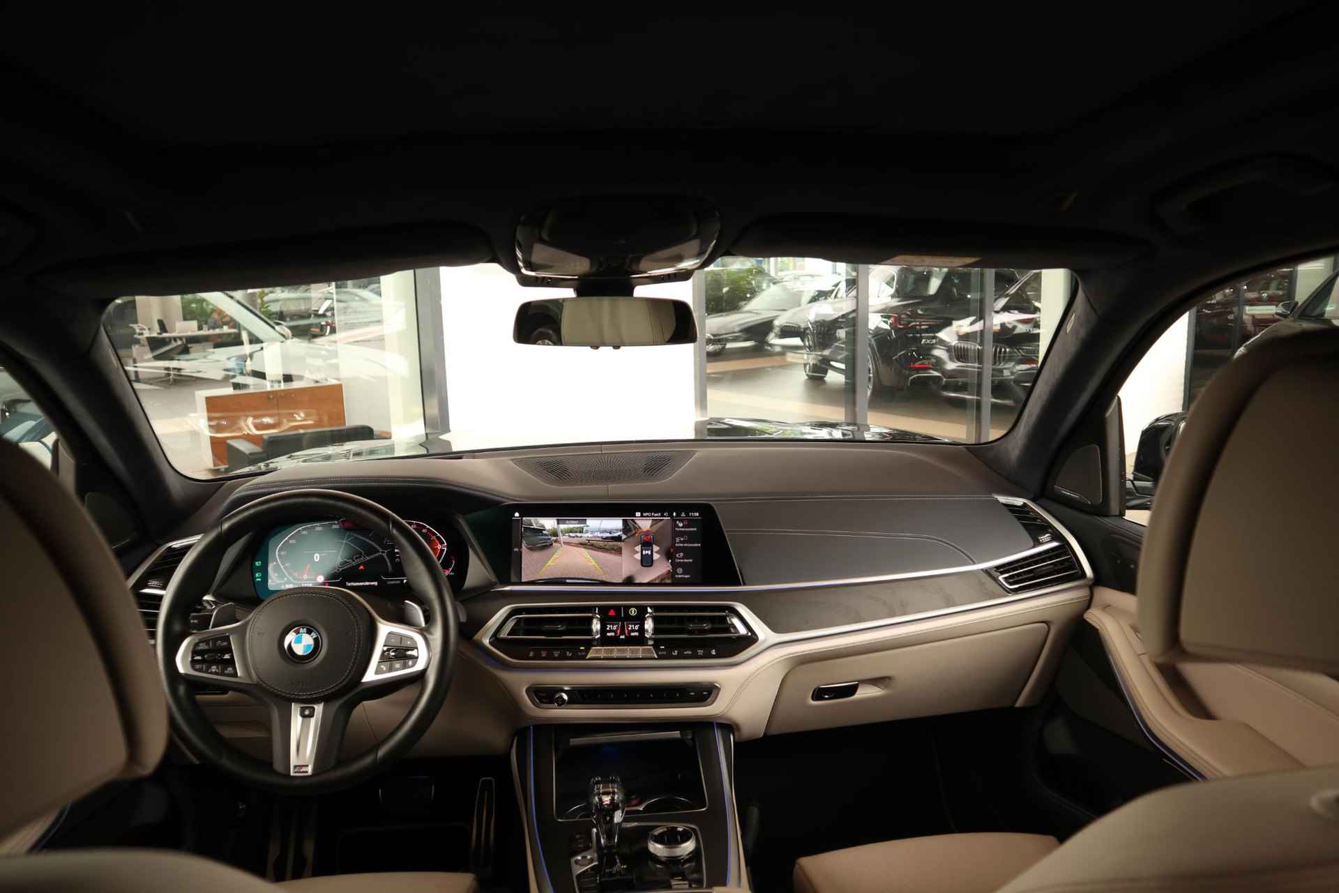 BMW X7 xDrive40d High Executive Panorama dakSky Lounge / BMW Personal CoPilot Pack | Showroom Sale - 16/48